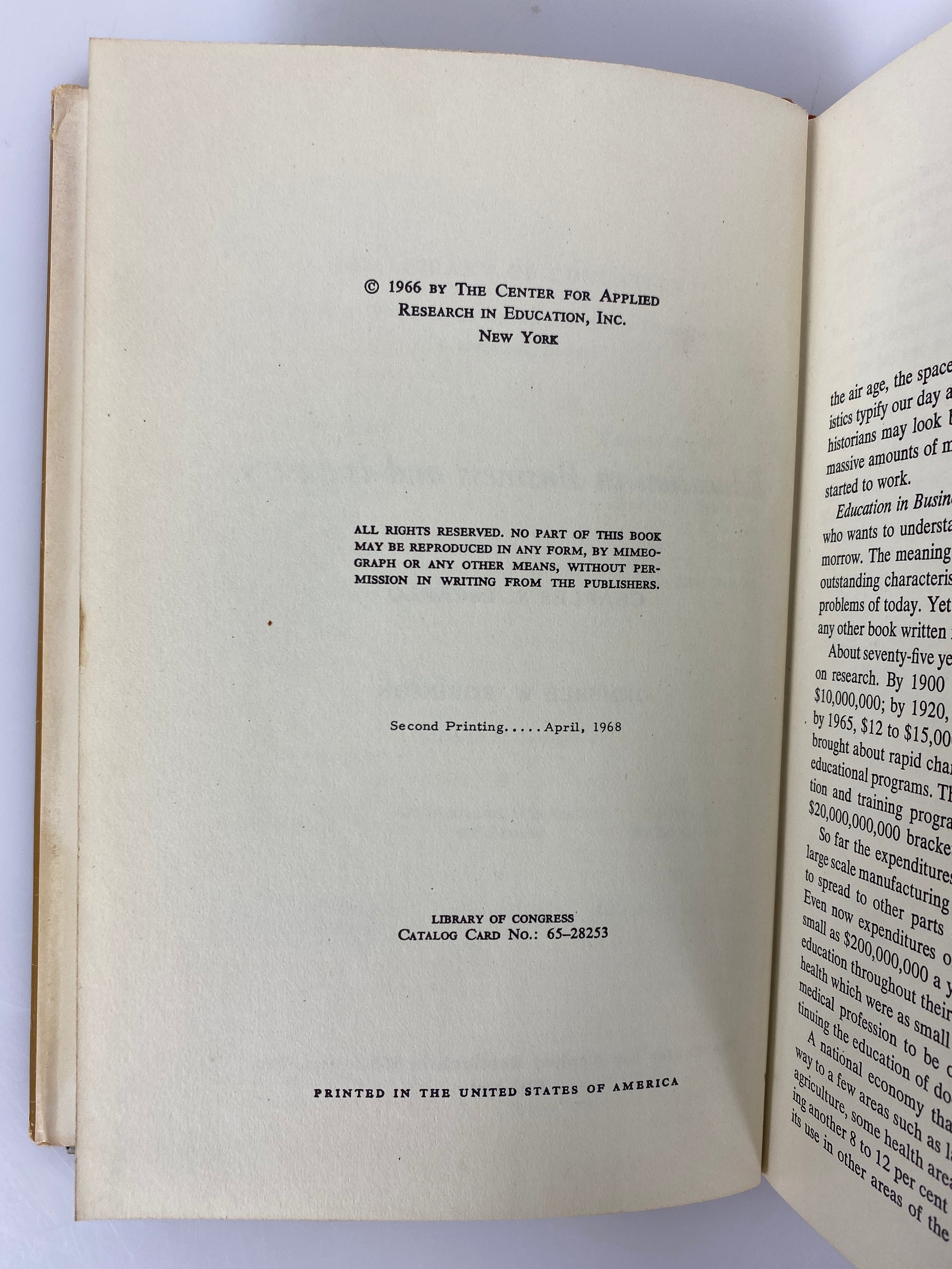 Education in Business & Industry Decarlo/Robinson 1968 2nd Printing HCDJ