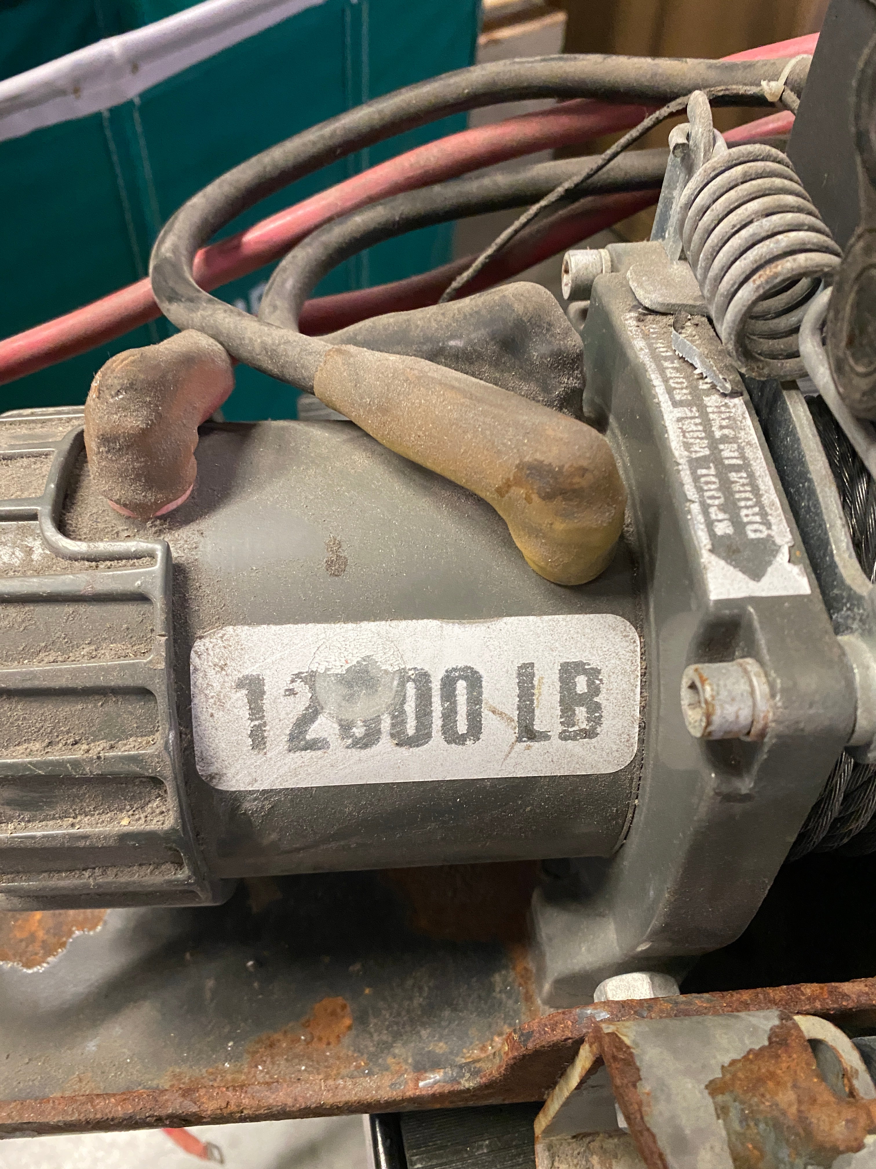 Electric Winch w/ Mount on Back
