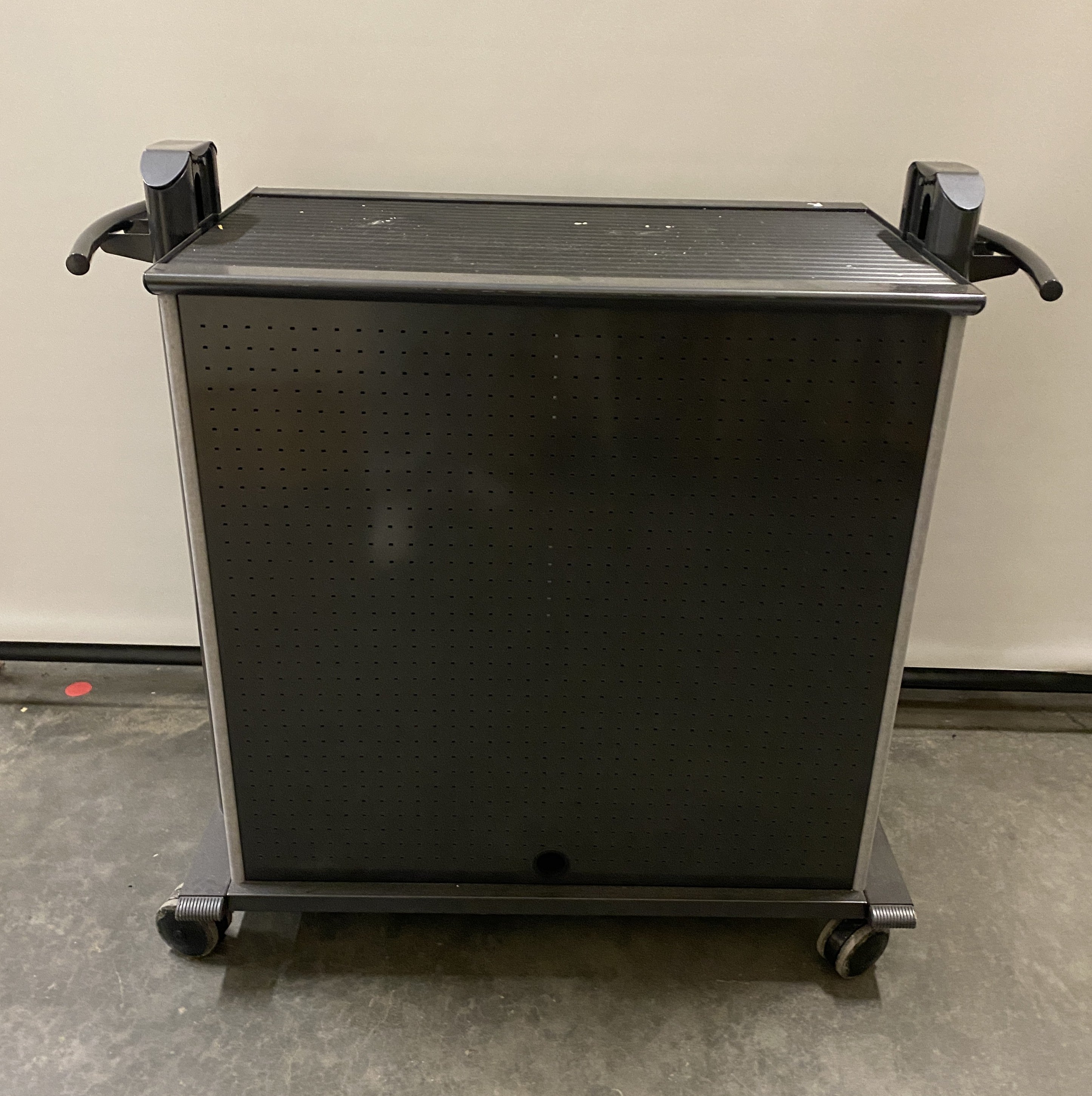 Enclosed IT Computer Cart