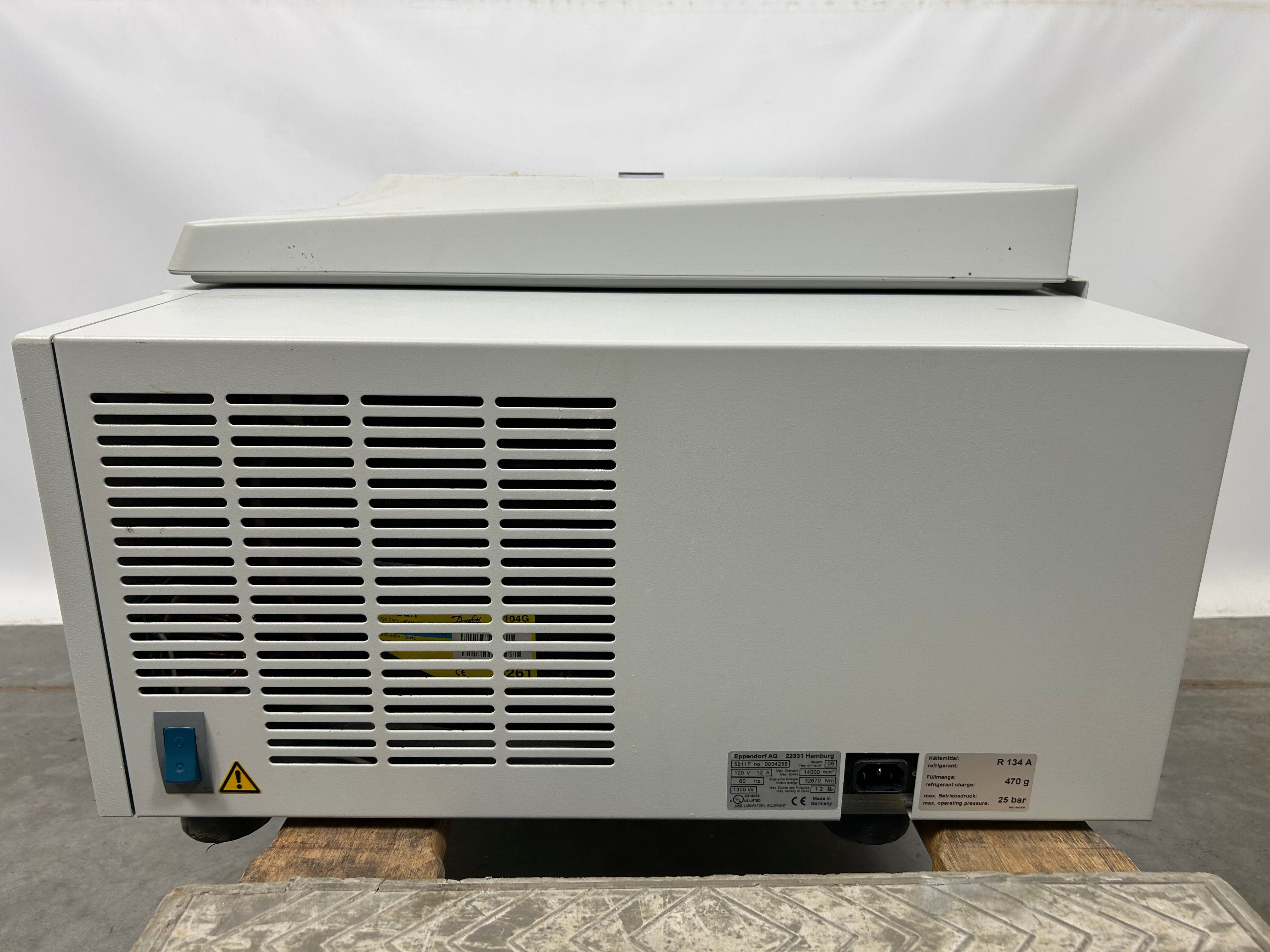 Eppendorf 5810R Centrifuge
