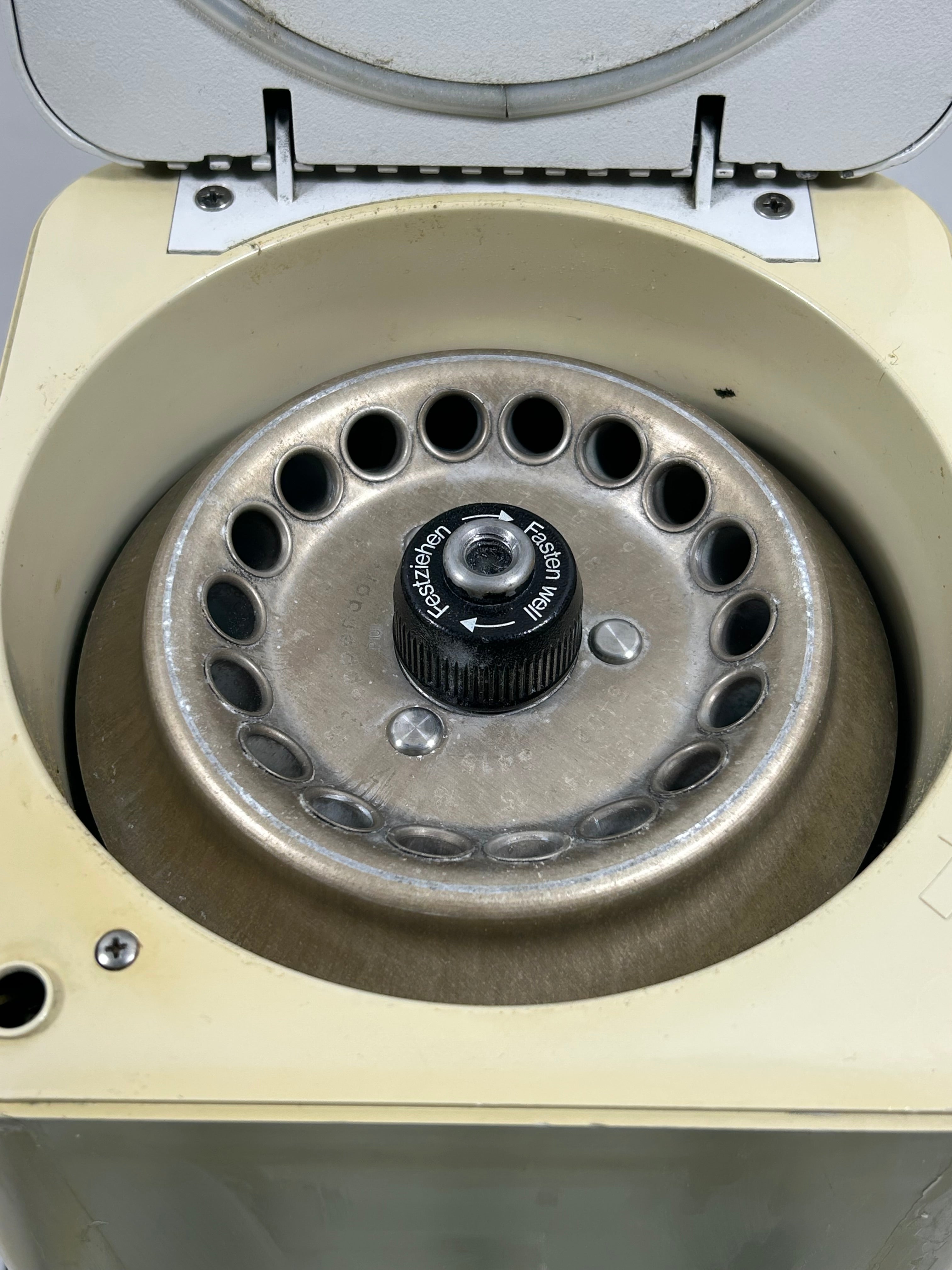 Eppendorf Centrifuge 5415C