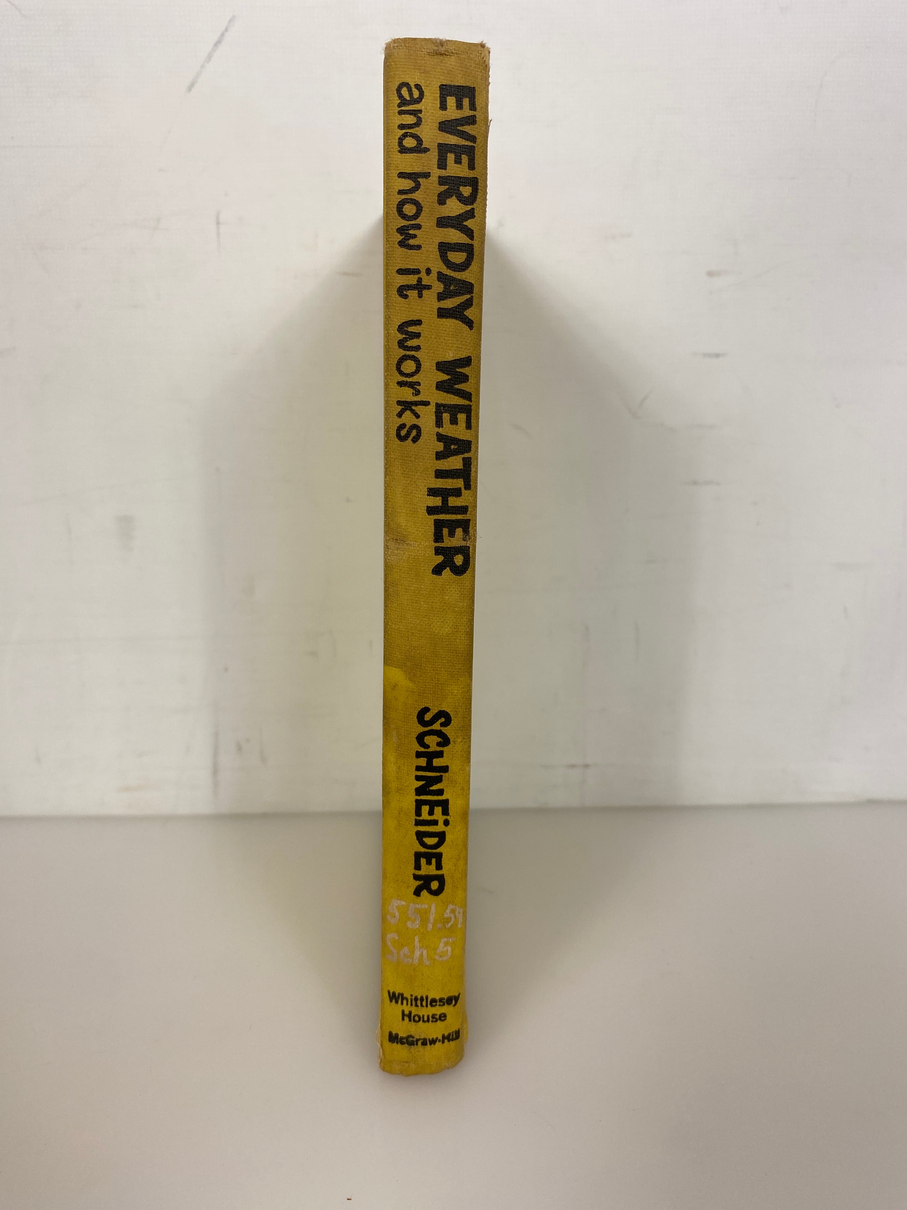 Everyday Weather and How it Works by Schneider 1961 2nd Ed Ex-Library HC