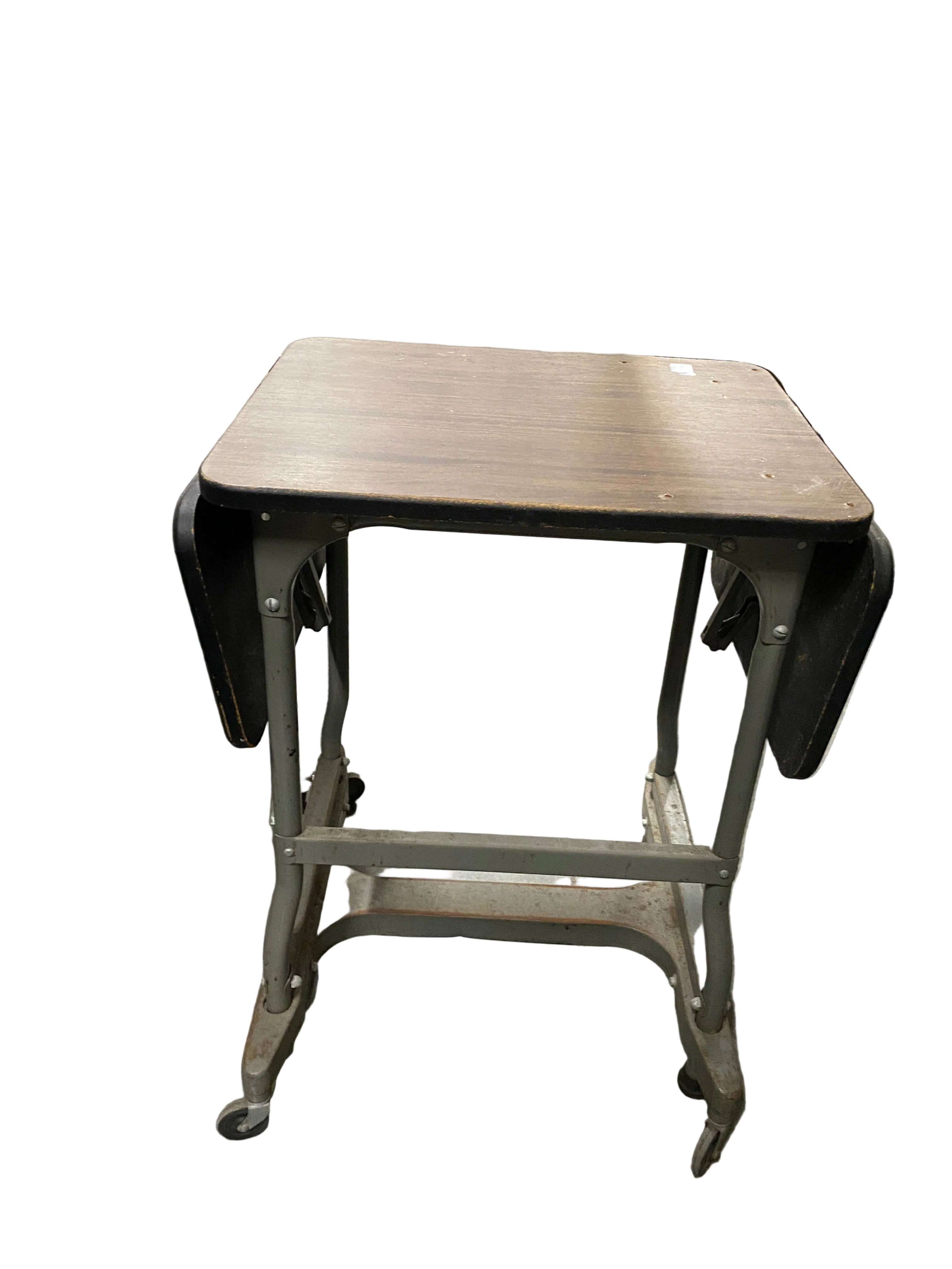 Extendable Table With Wheels