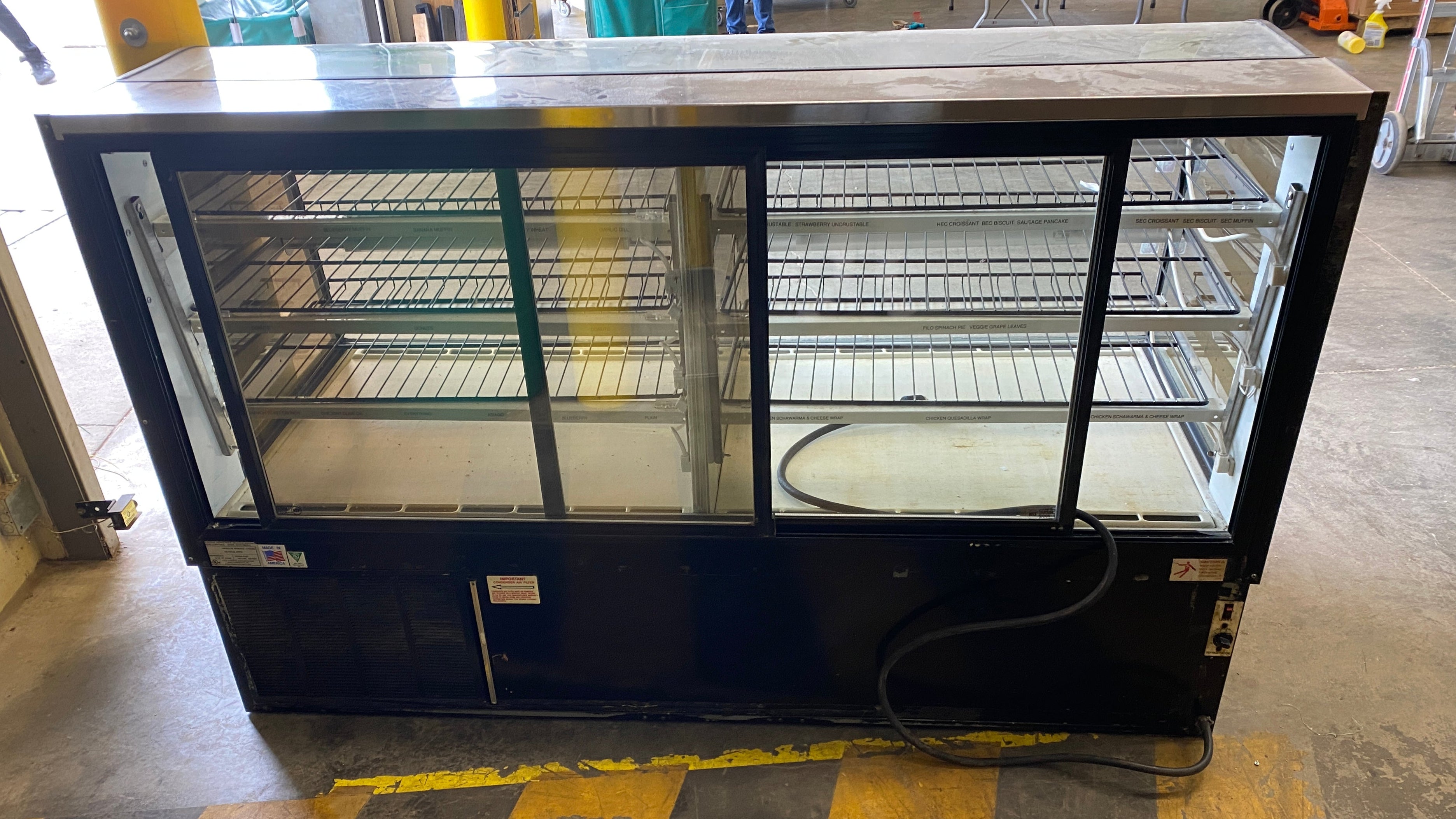 Federal Industries #CGR7748DZ Glass Display Cooler
