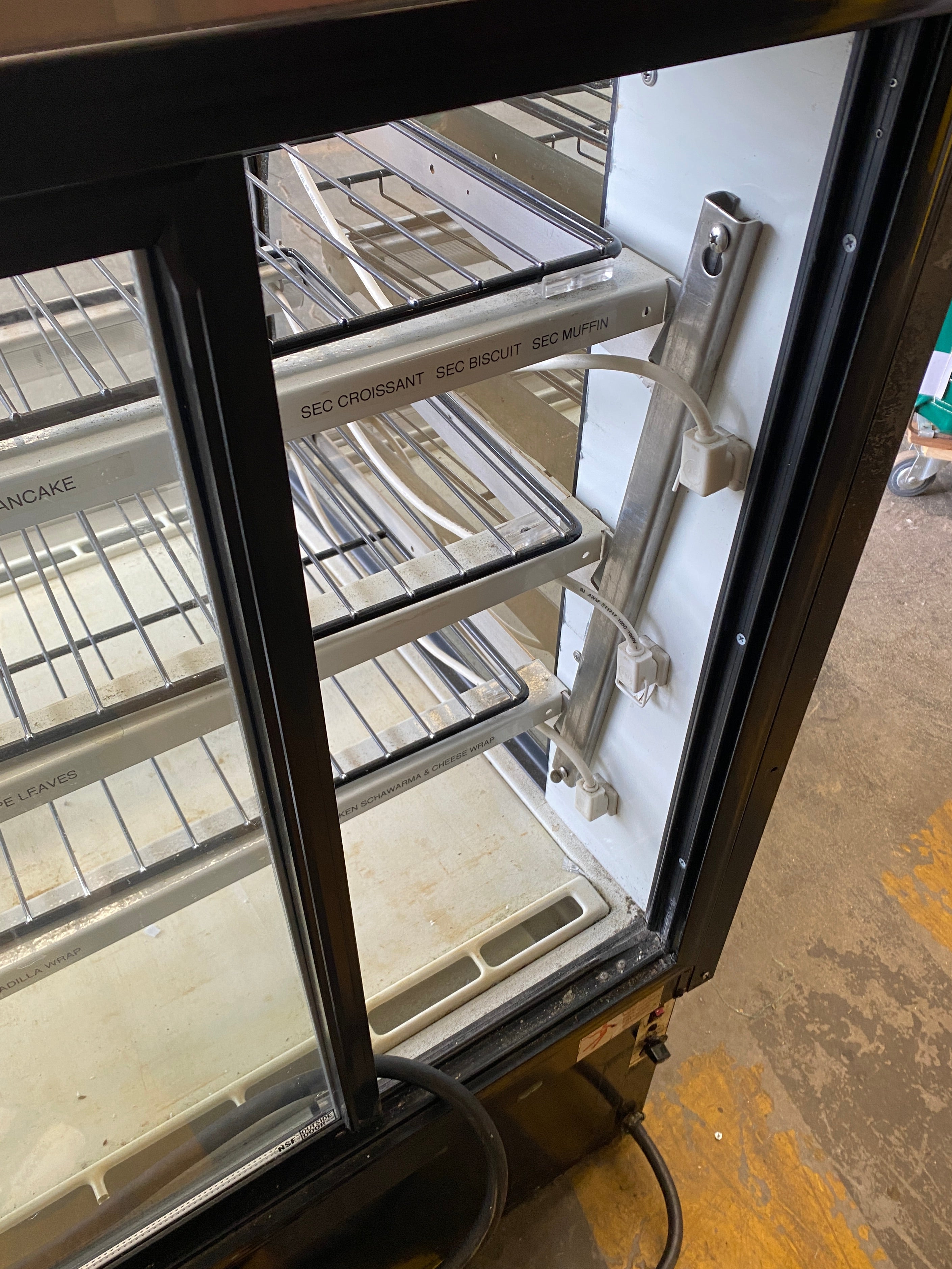 Federal Industries #CGR7748DZ Glass Display Cooler