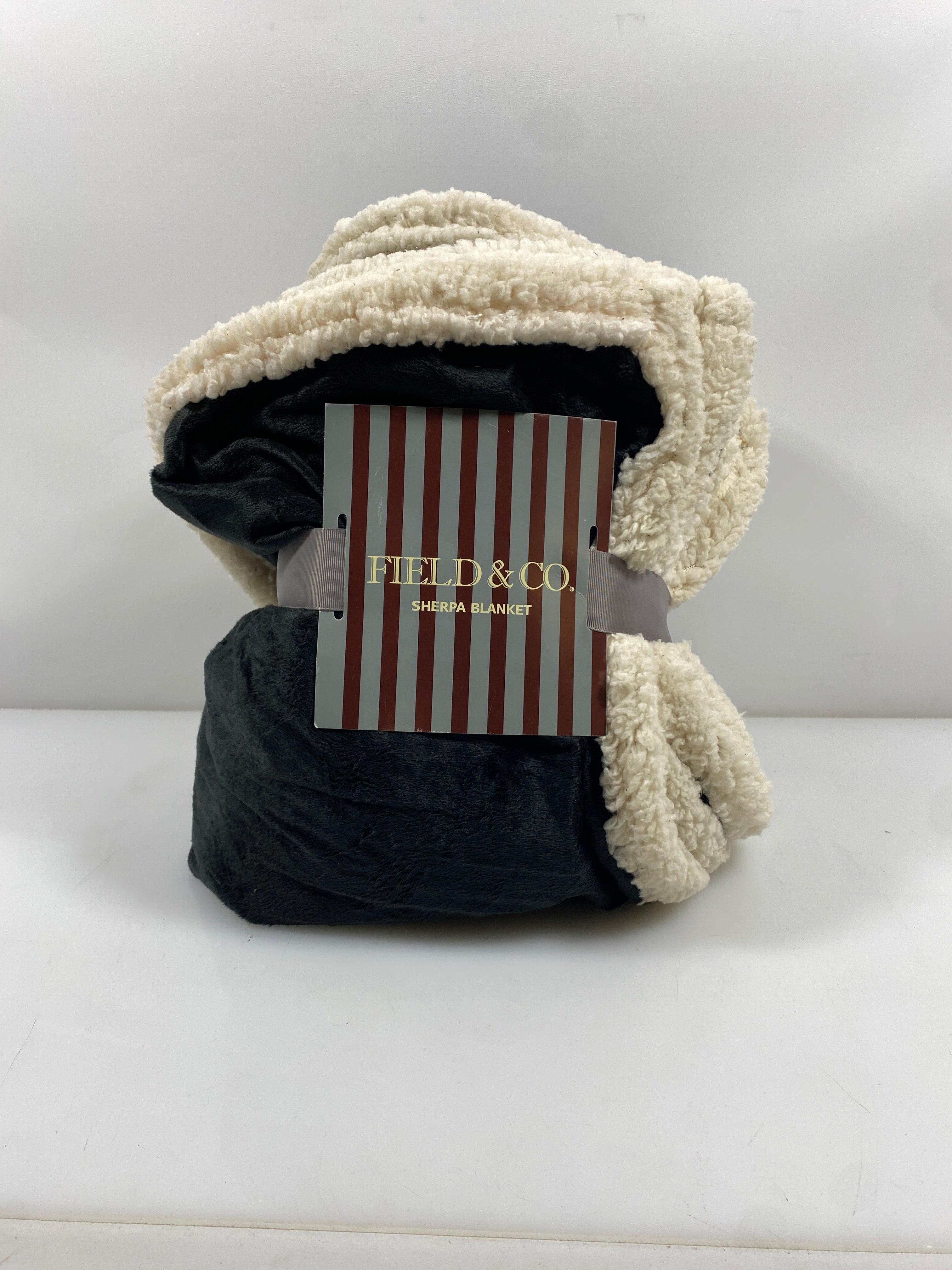 Field & Co Black Sherpa Blanket