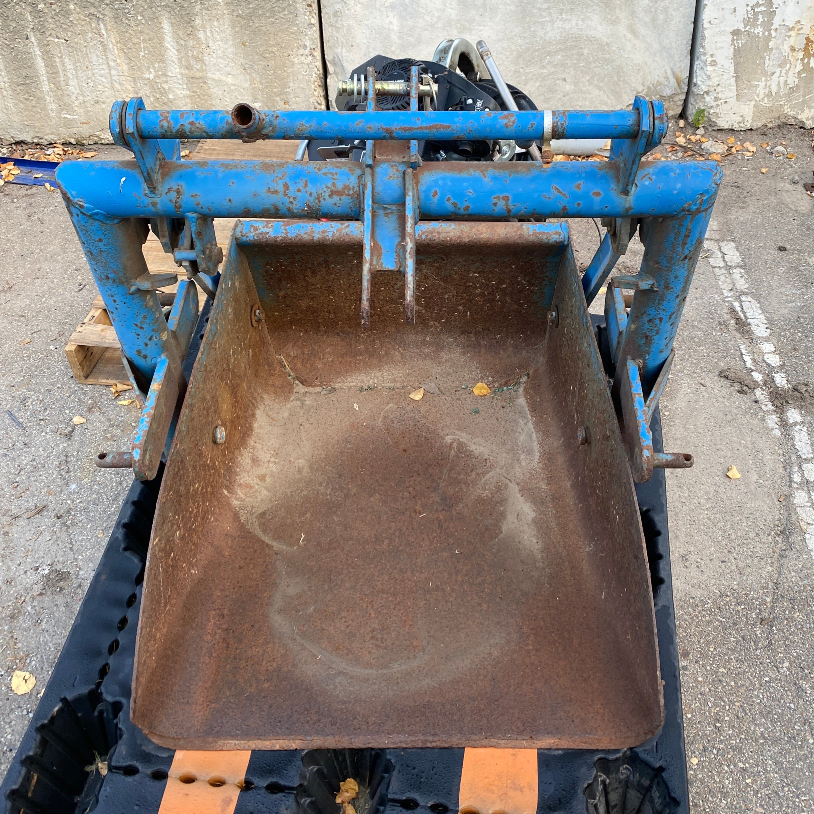 Ford #706 Slip Scoop Bucket