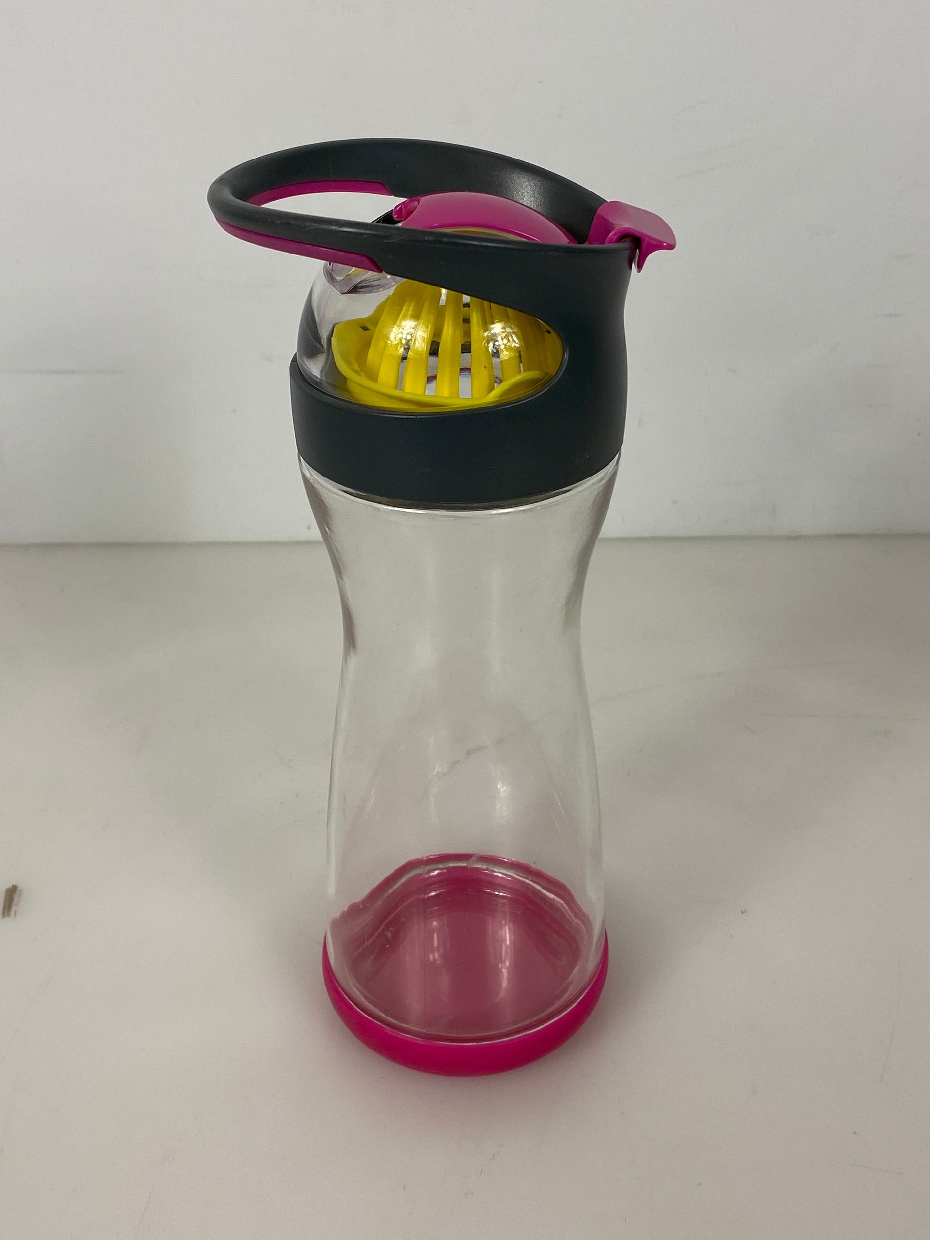 Full Circle Home/On The Go Lemon Glass Water Bottle