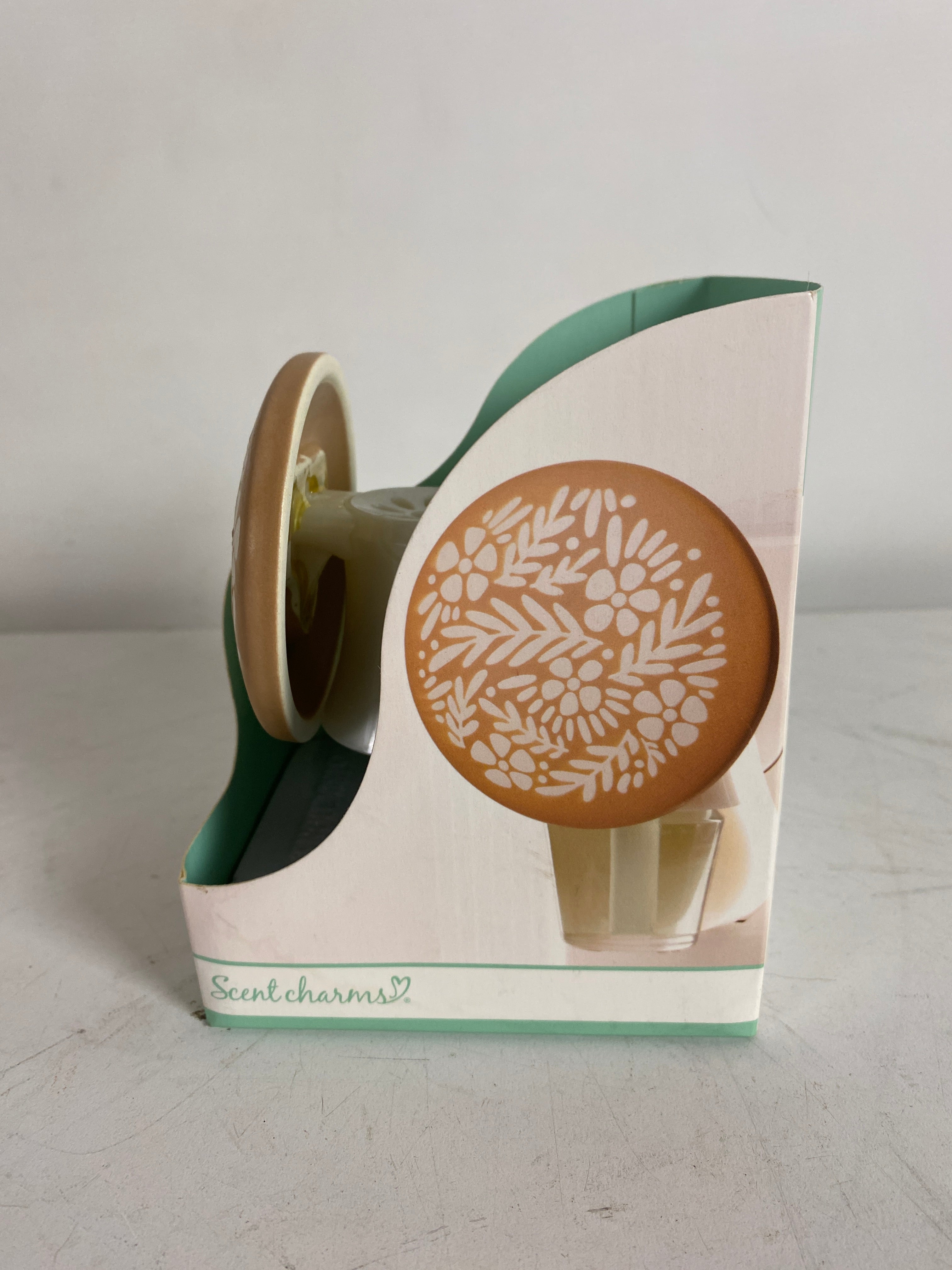 Fusion Scent Charms Design Brooklyn Fragrance Oil Diffuser with Refill