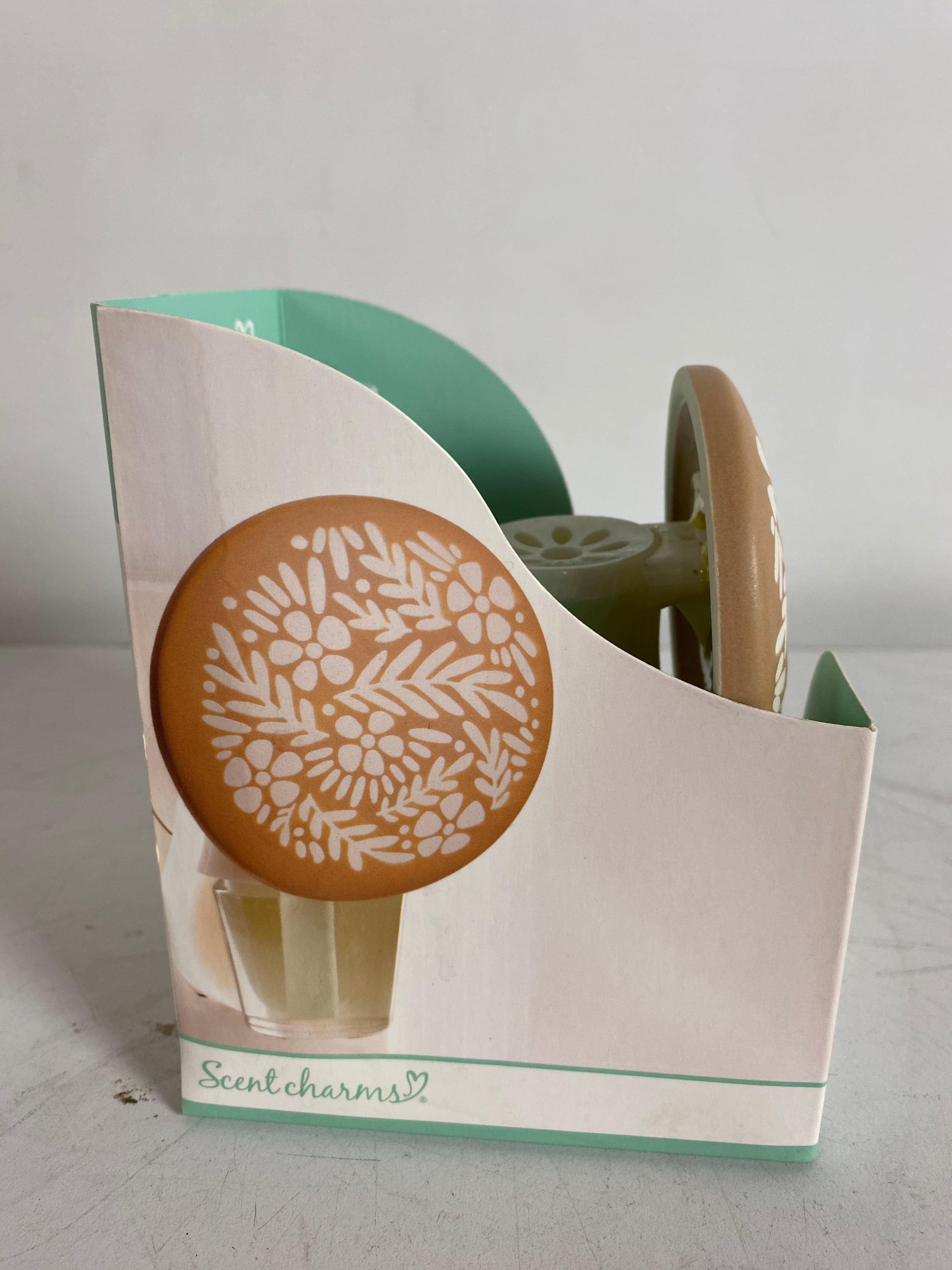 Fusion Scent Charms Design Brooklyn Fragrance Oil Diffuser with Refill