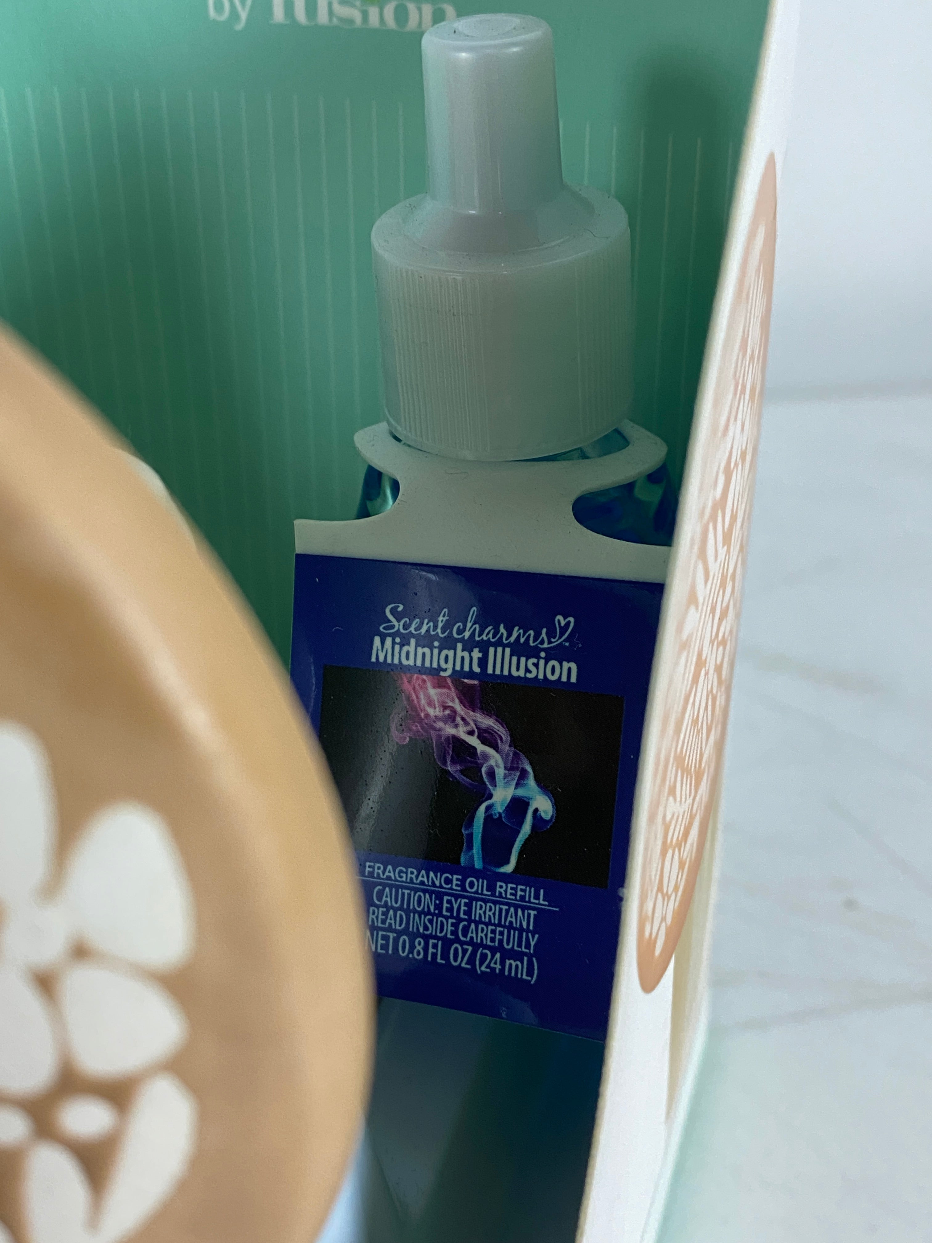 Fusion Scent Charms Design Brooklyn Fragrance Oil Diffuser with Refill