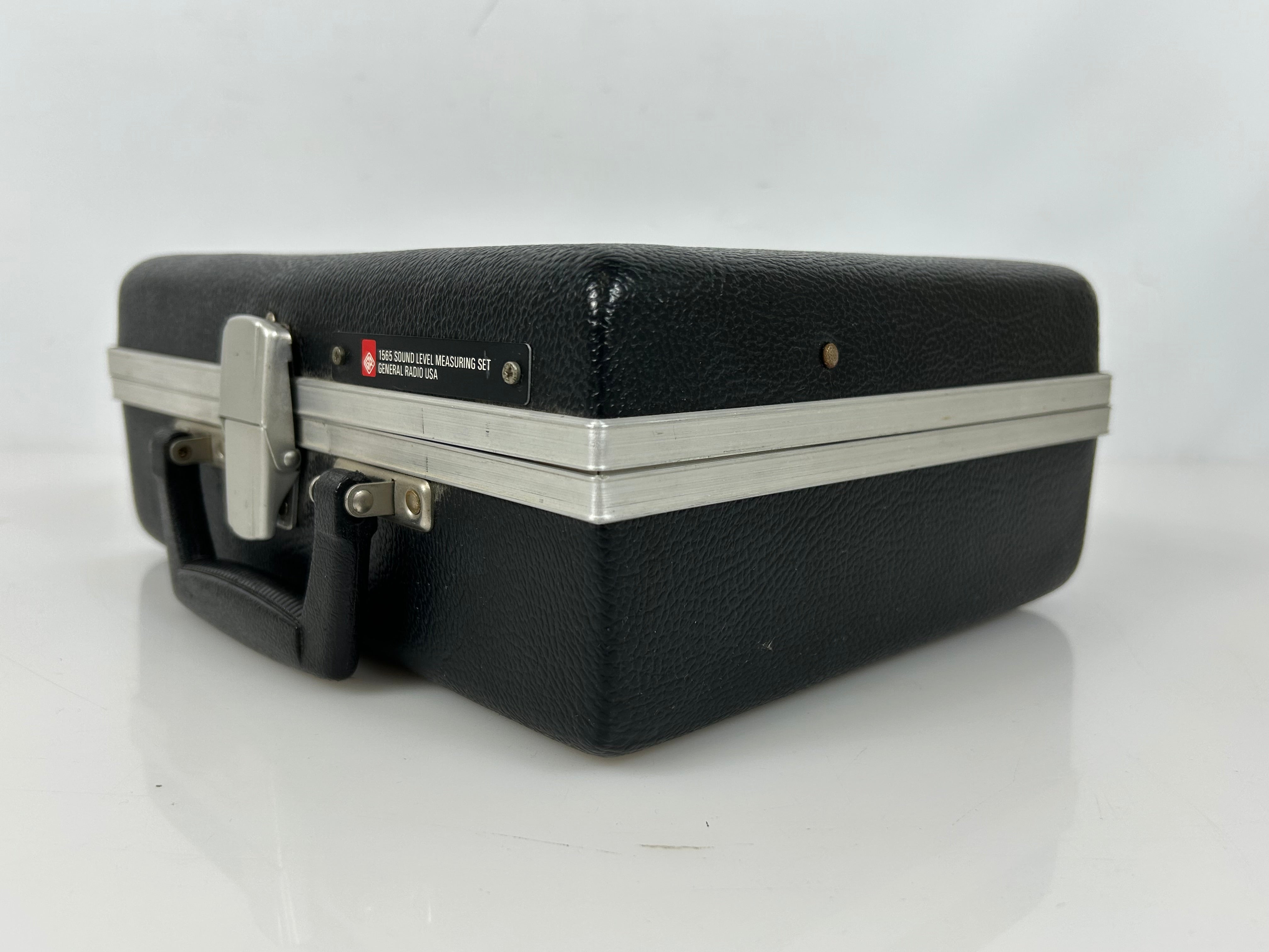 General Radio Company Type 1565-B Sound Level Meter w/ Case and Calibrator