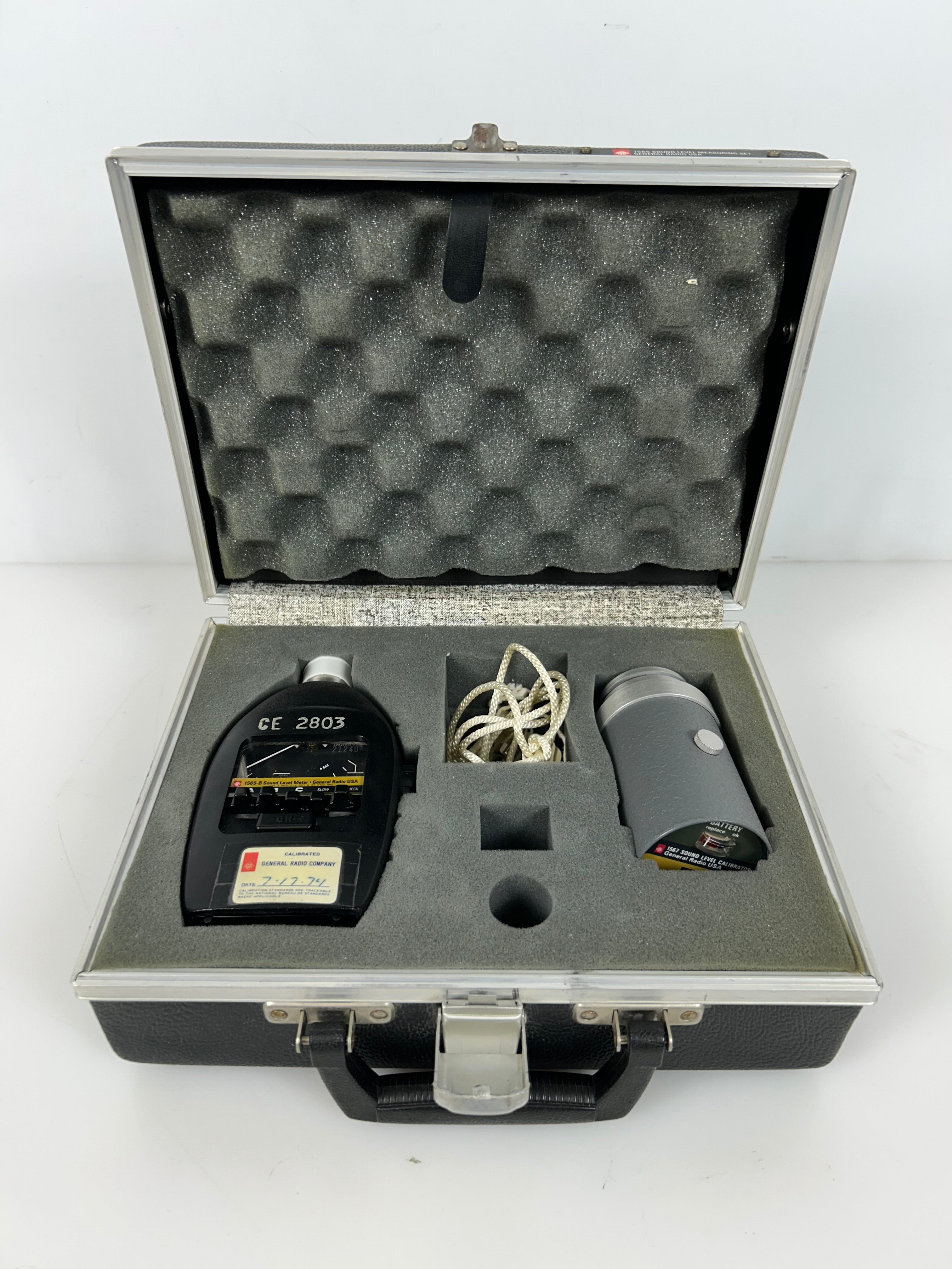 General Radio Company Type 1565-B Sound Level Meter w/ Case and Calibrator