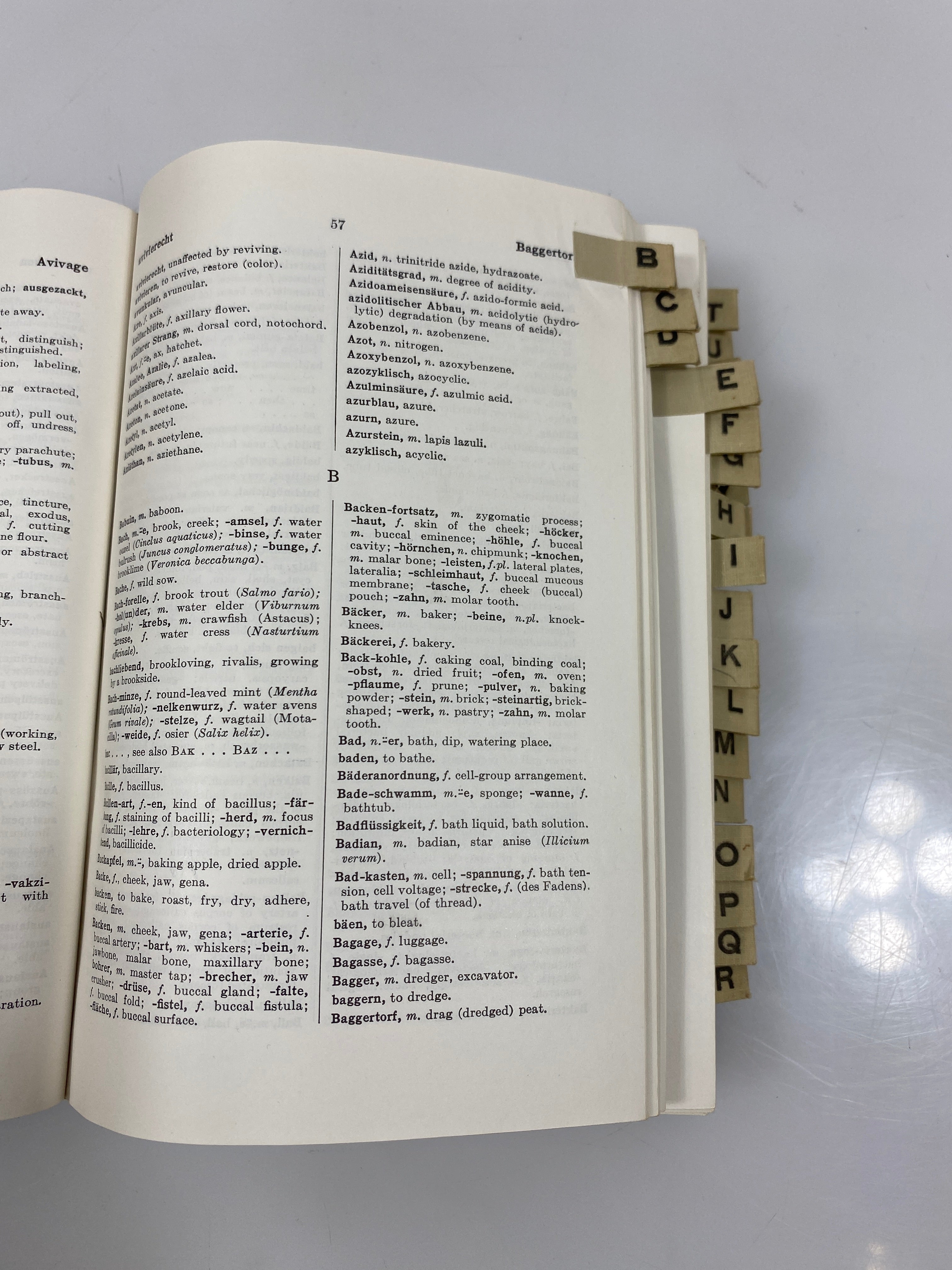 German-English Science Dictionary by De Vries 3rd Edition 1959 HC