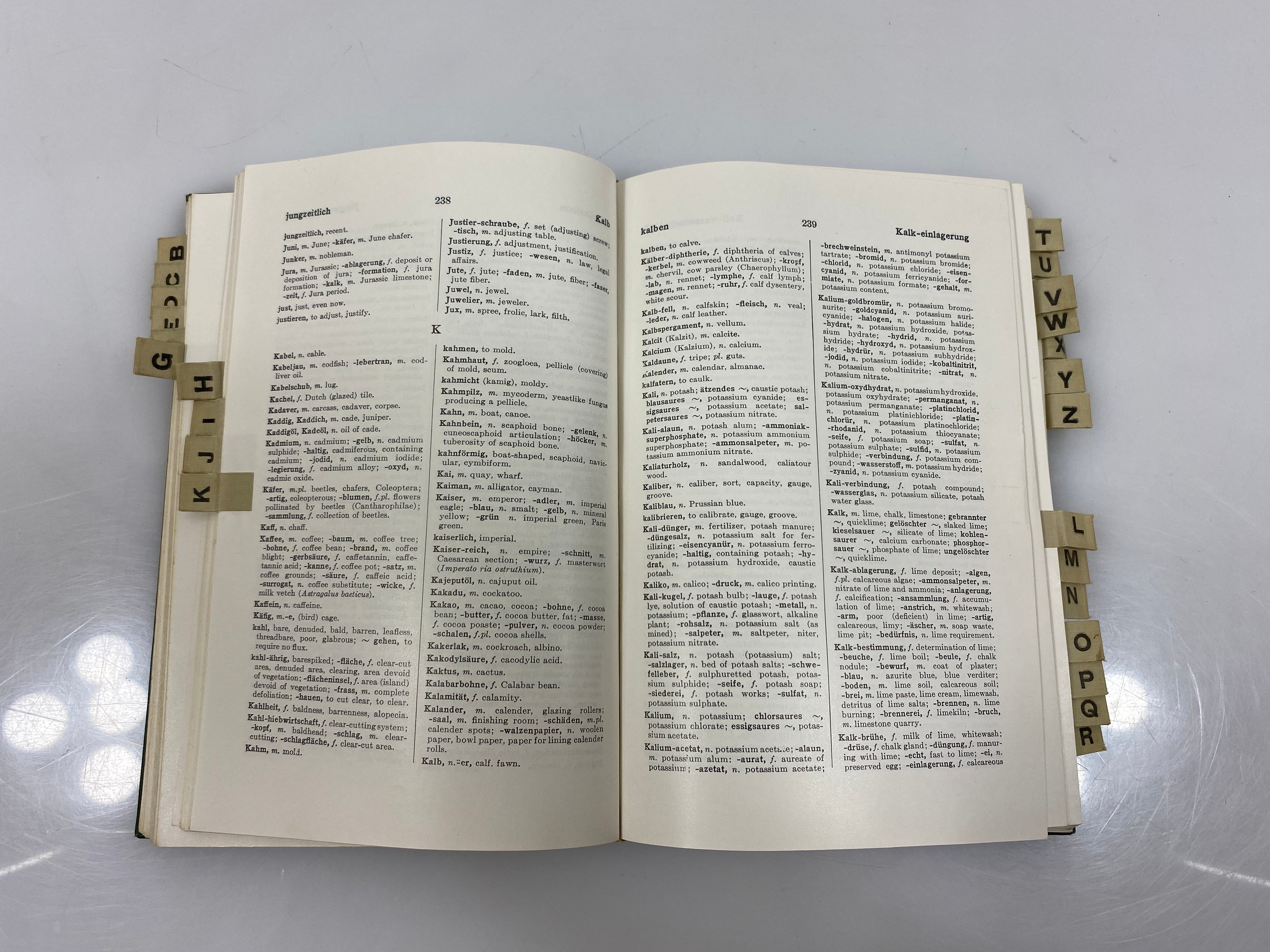 German-English Science Dictionary by De Vries 3rd Edition 1959 HC