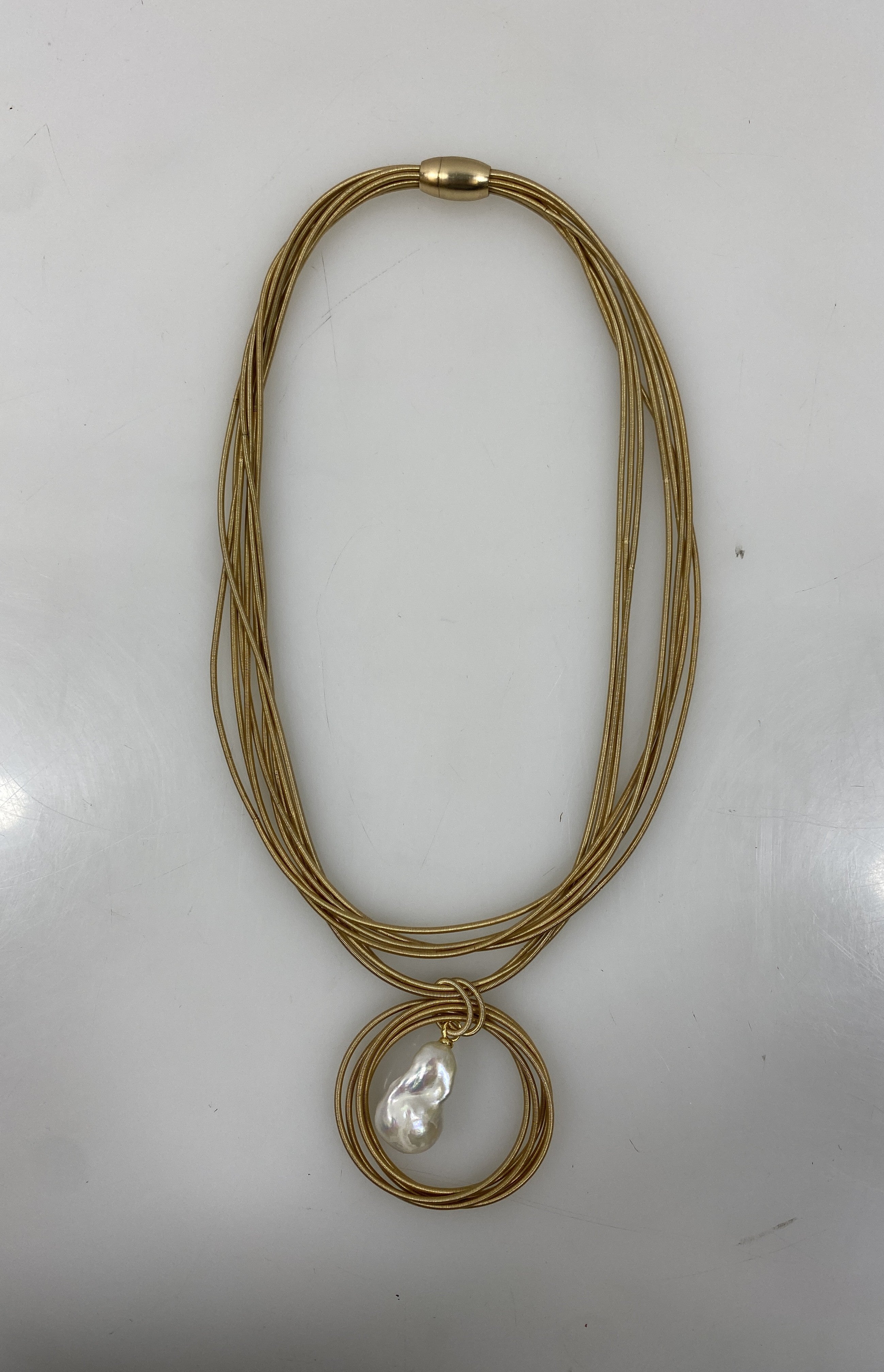 Gold Spring Set Clasp Crystal Necklace