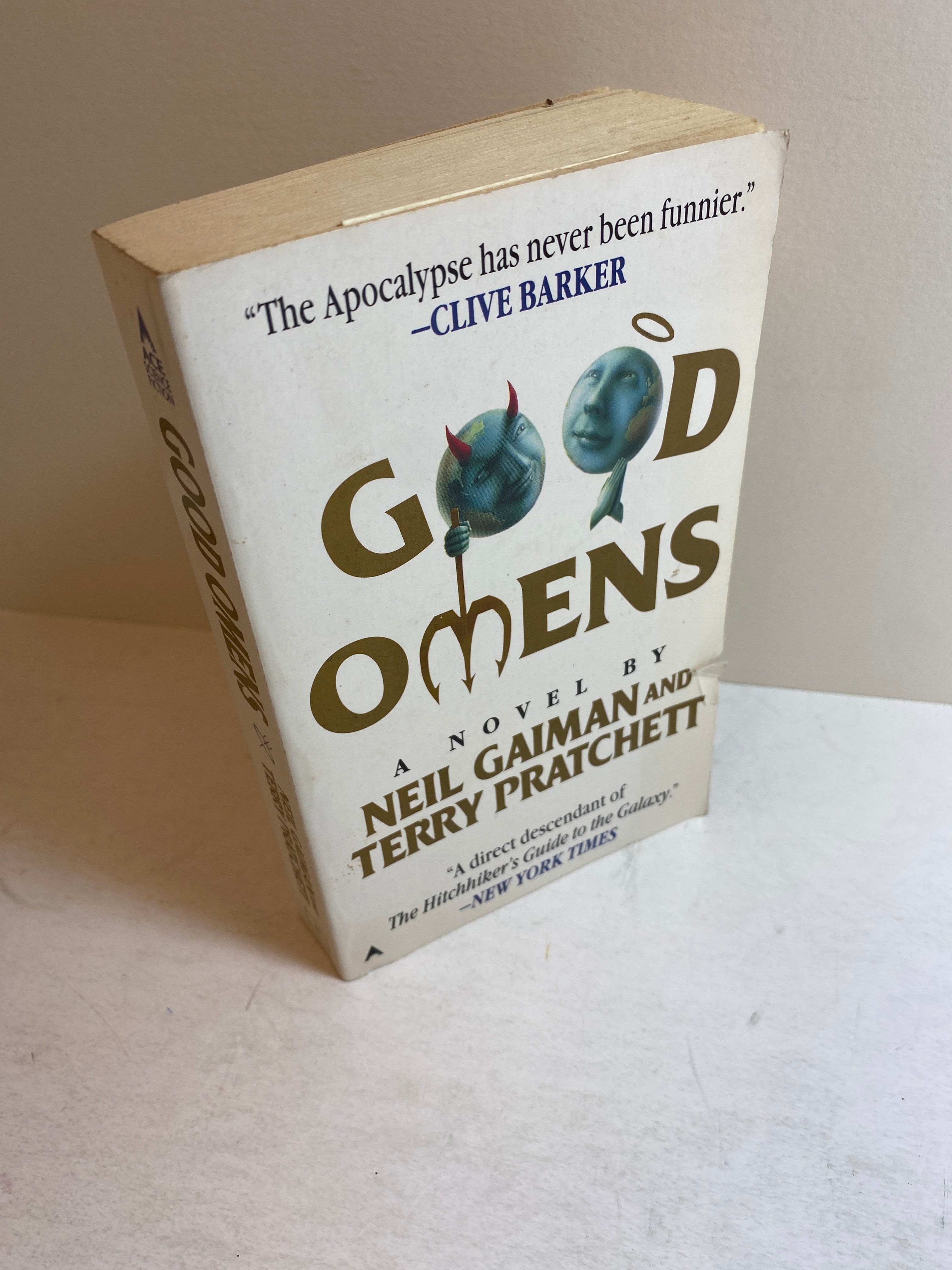 Good Omens Pratchett Neil Gaiman SC *Signed and Inscribed*