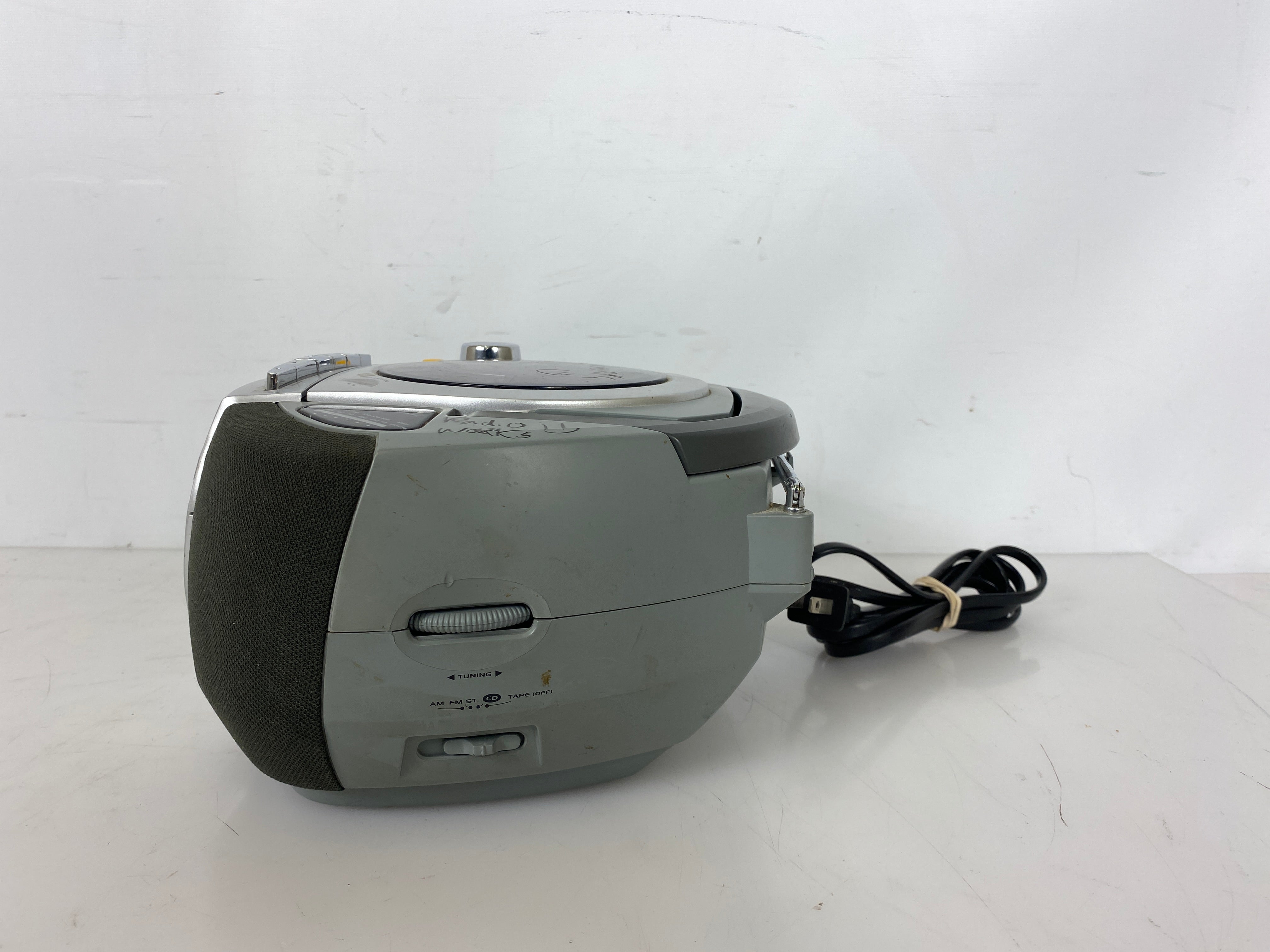GPX C971 AM/FM Cassette Recorder Boombox