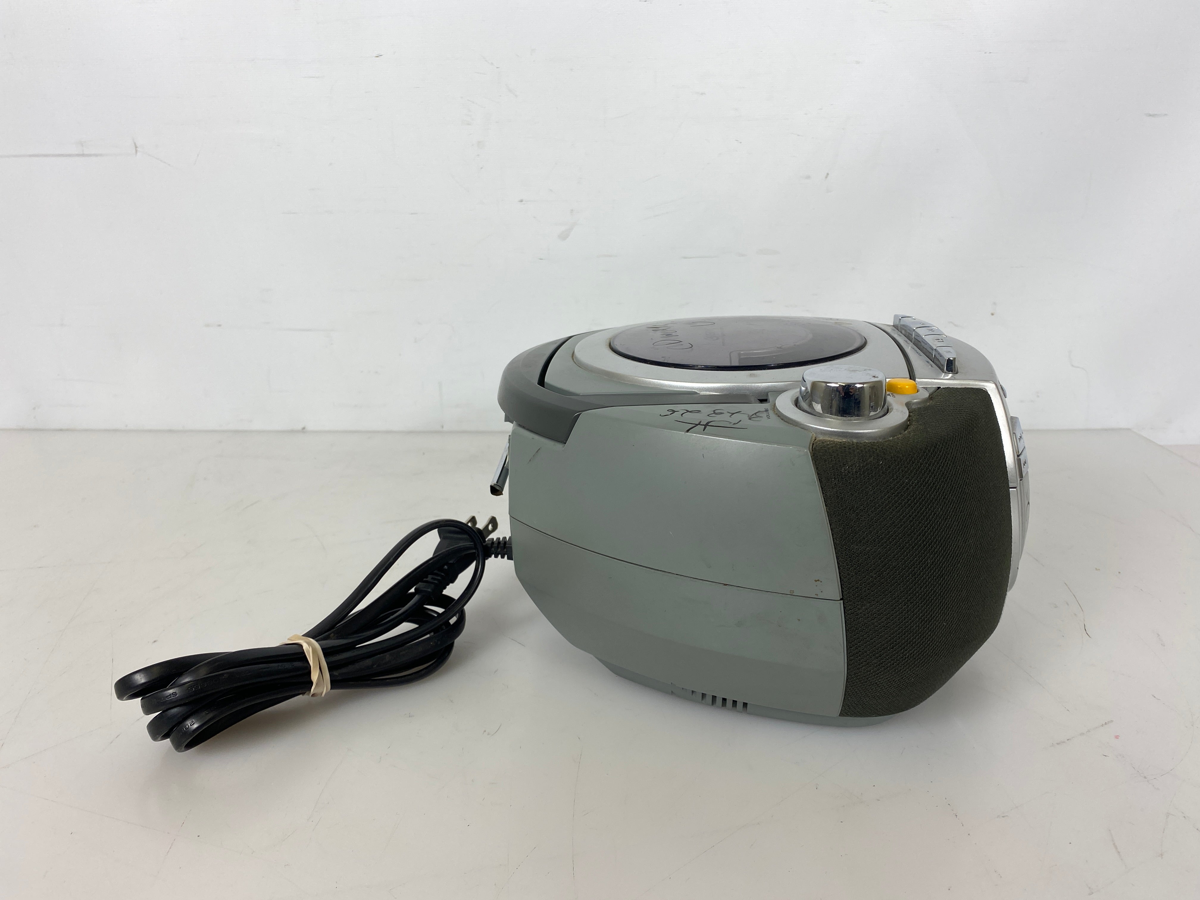 GPX C971 AM/FM Cassette Recorder Boombox