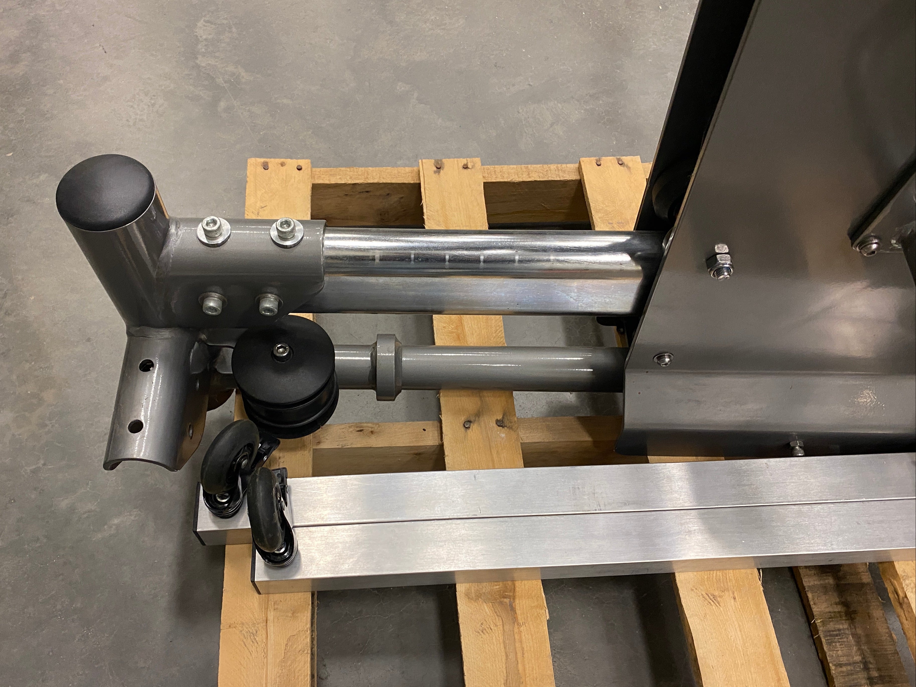 Green and Grey Leg Press Pulley Machine