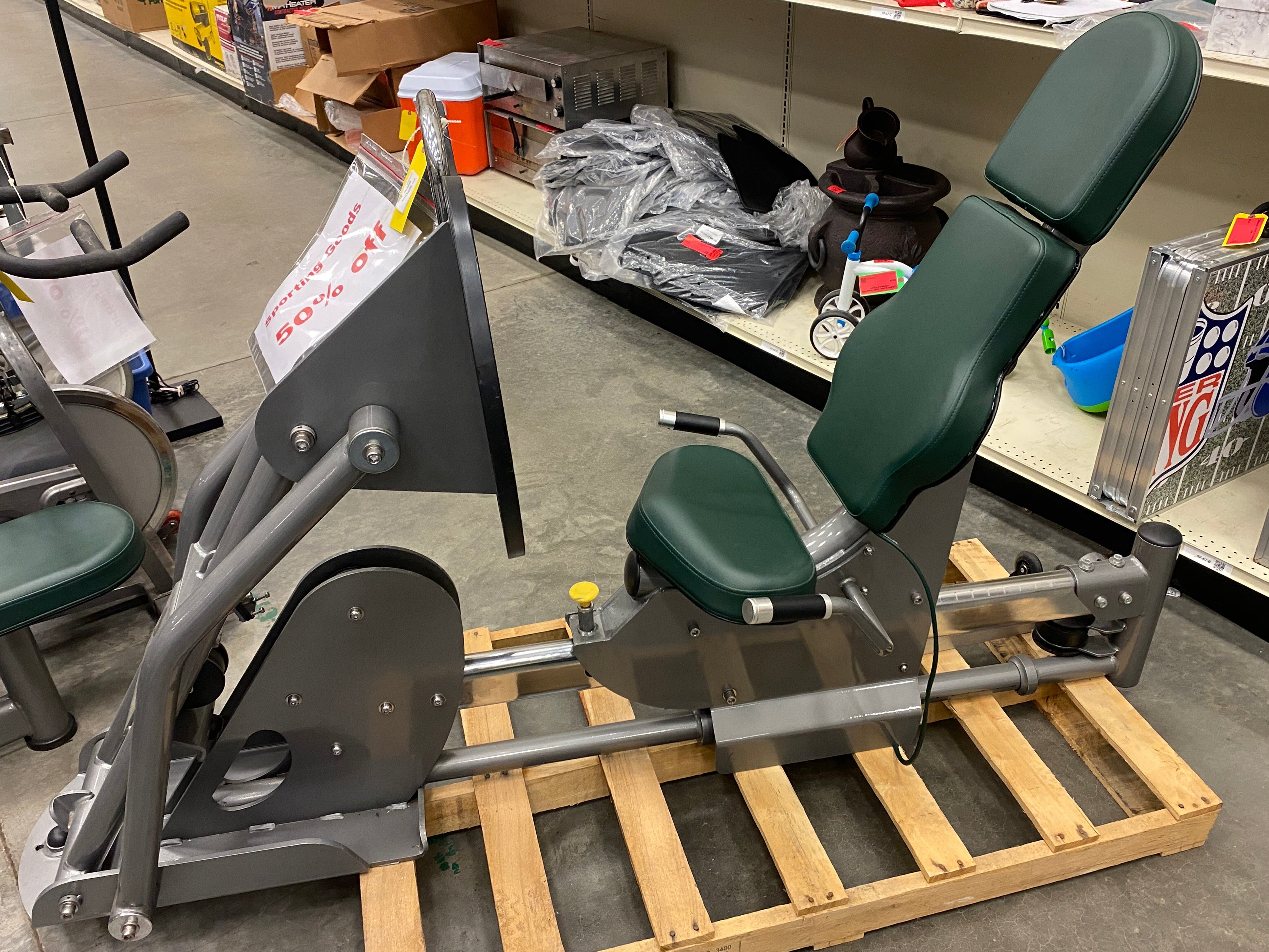 Green and Grey Leg Press Pulley Machine