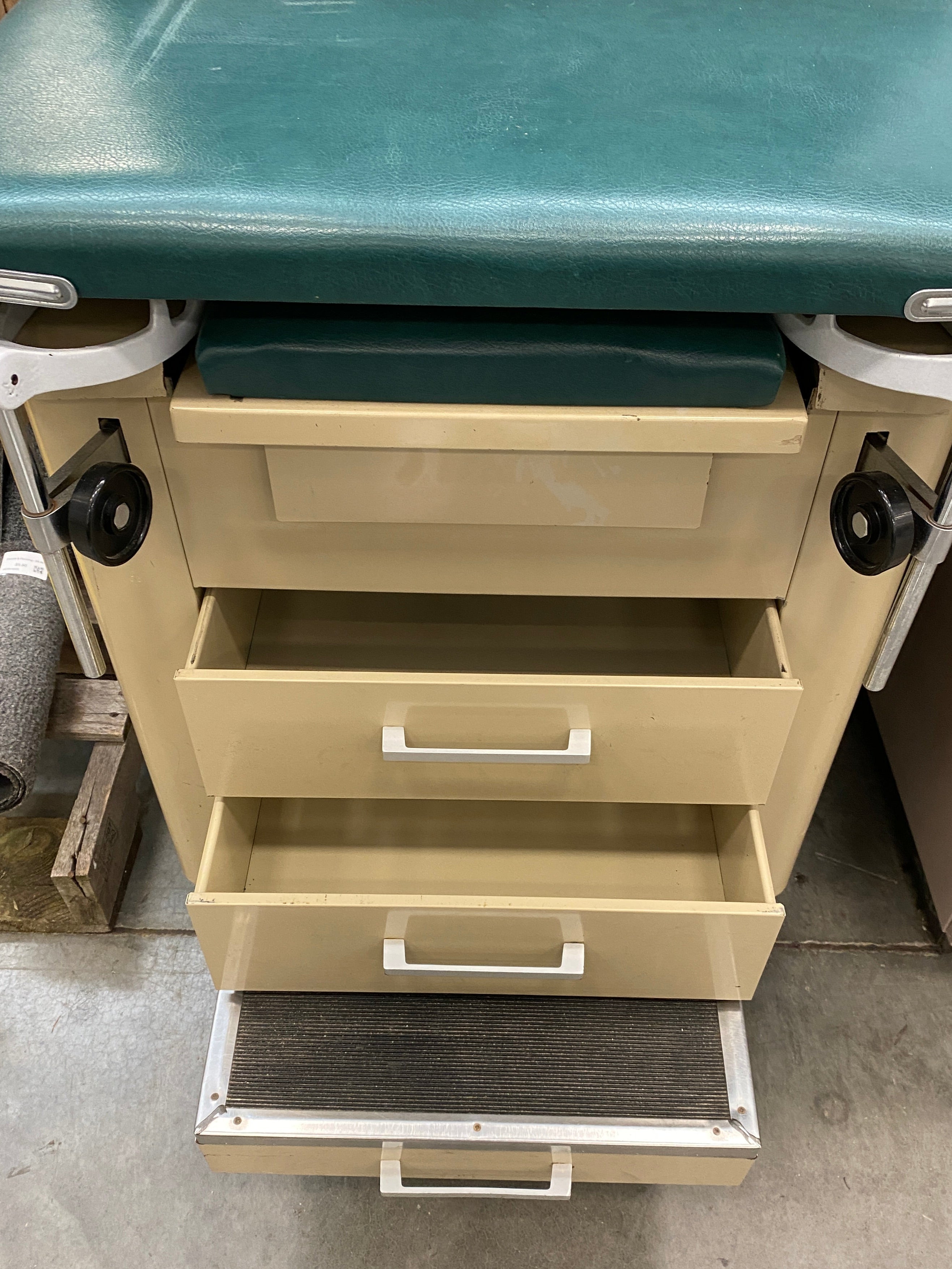 Hamilton Examination Table