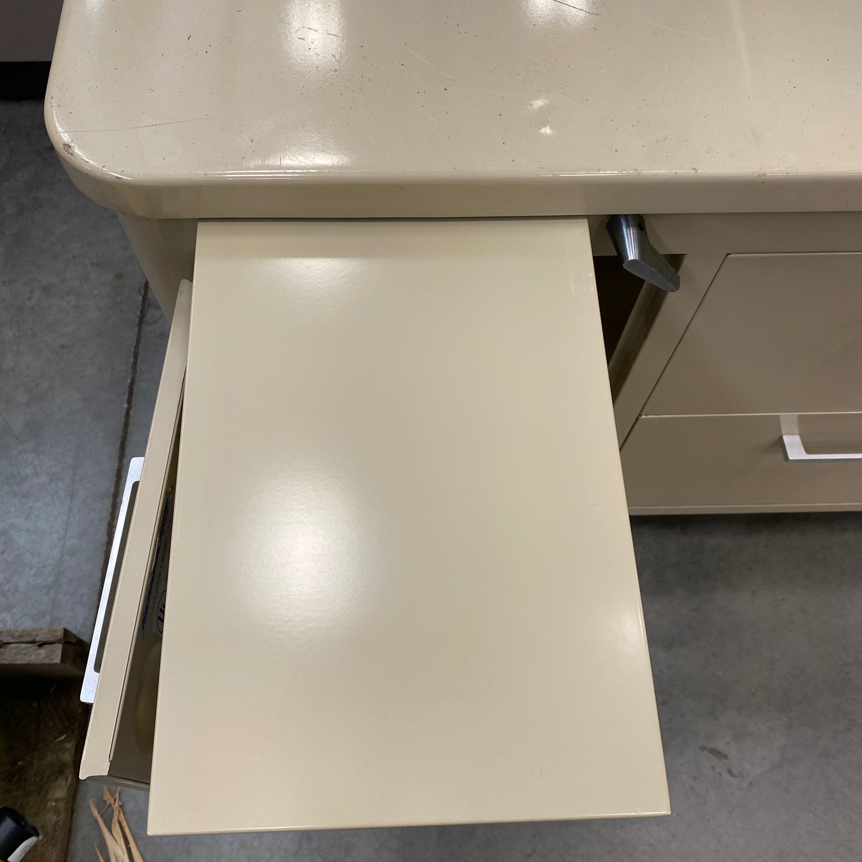 Hamilton Examination Table