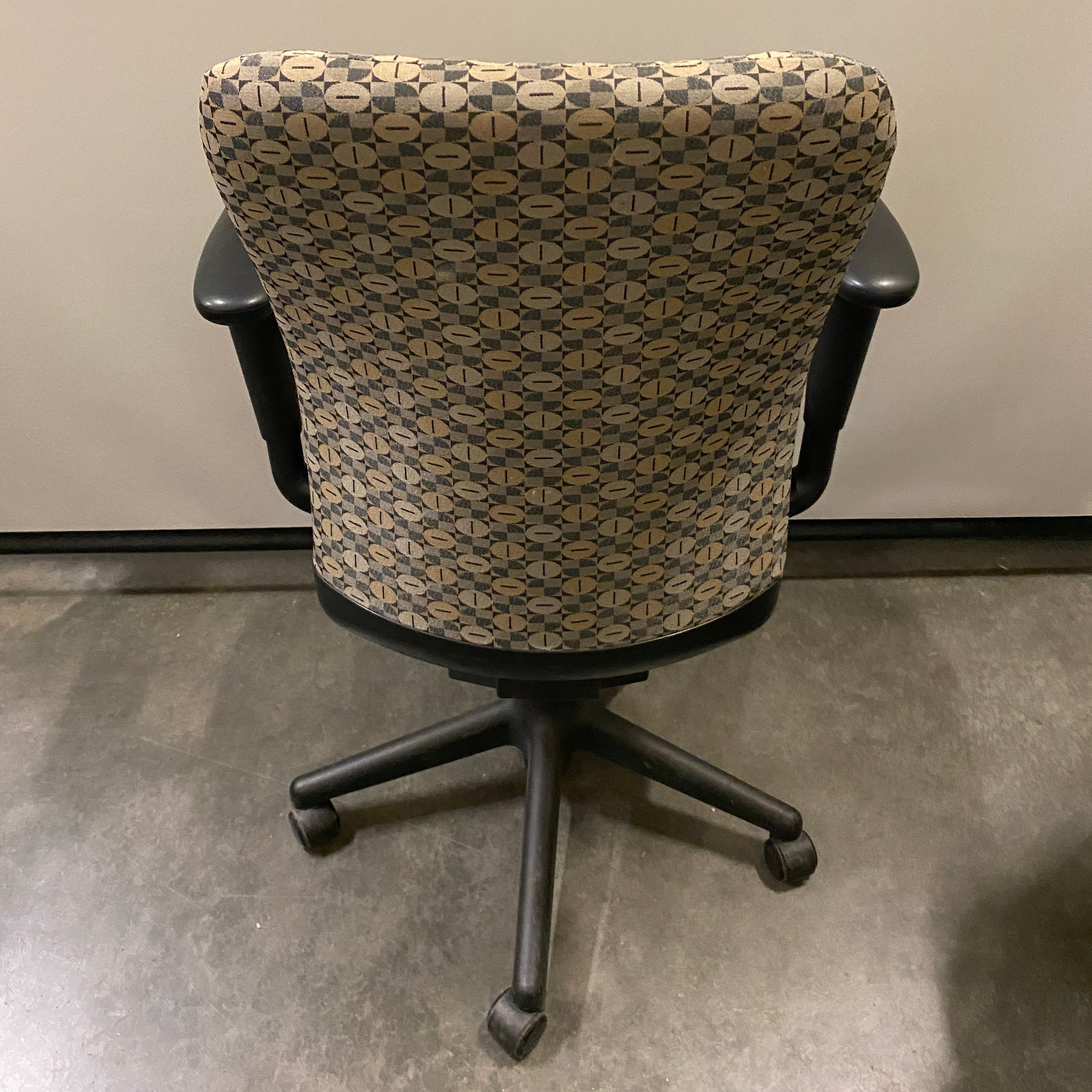 Haworth #052404 Patterned Tan Adjustable Office Chair