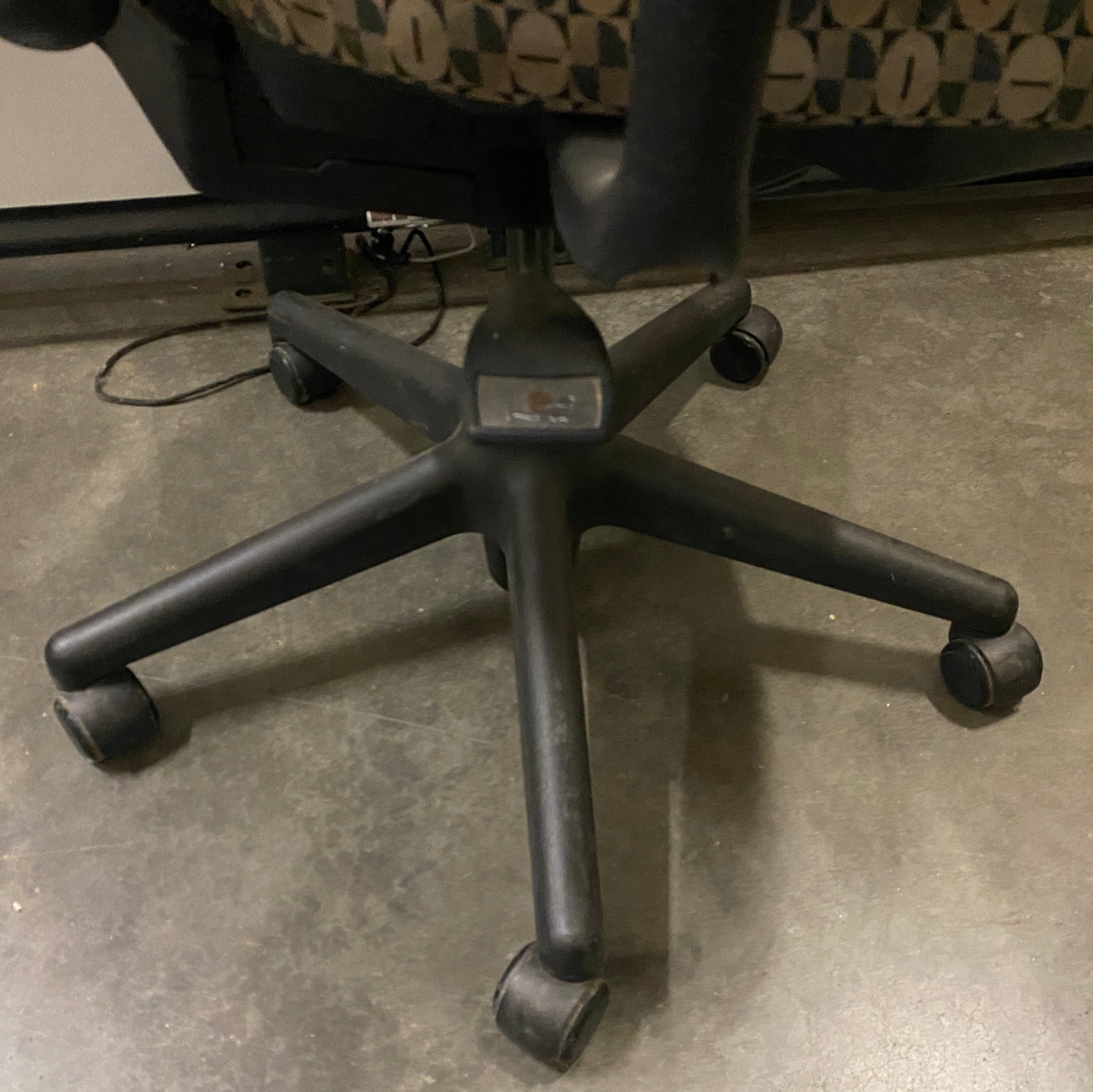 Haworth #052404 Patterned Tan Adjustable Office Chair