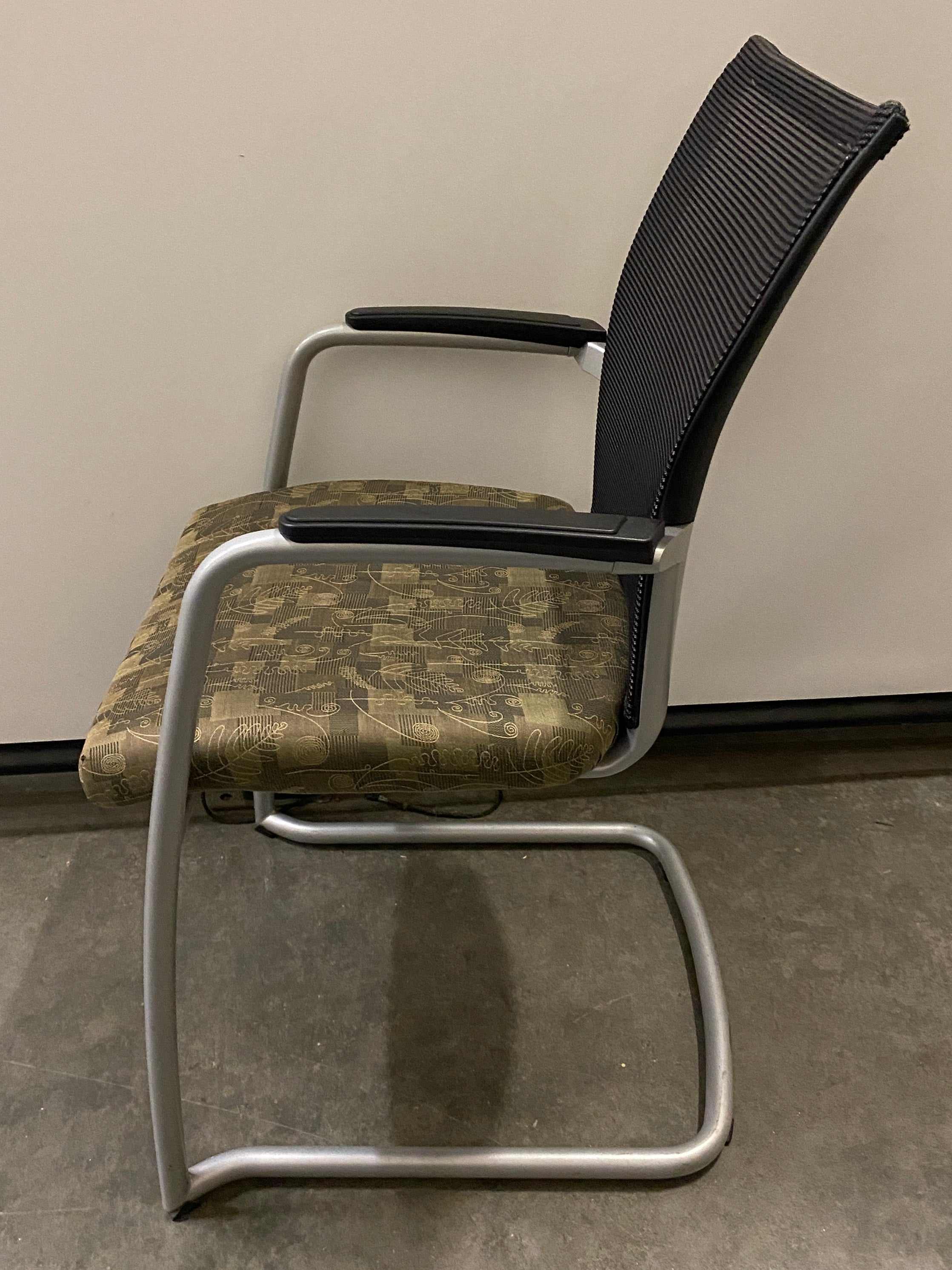 Haworth #060227 Patterned Cushioned Metal Frame Chair