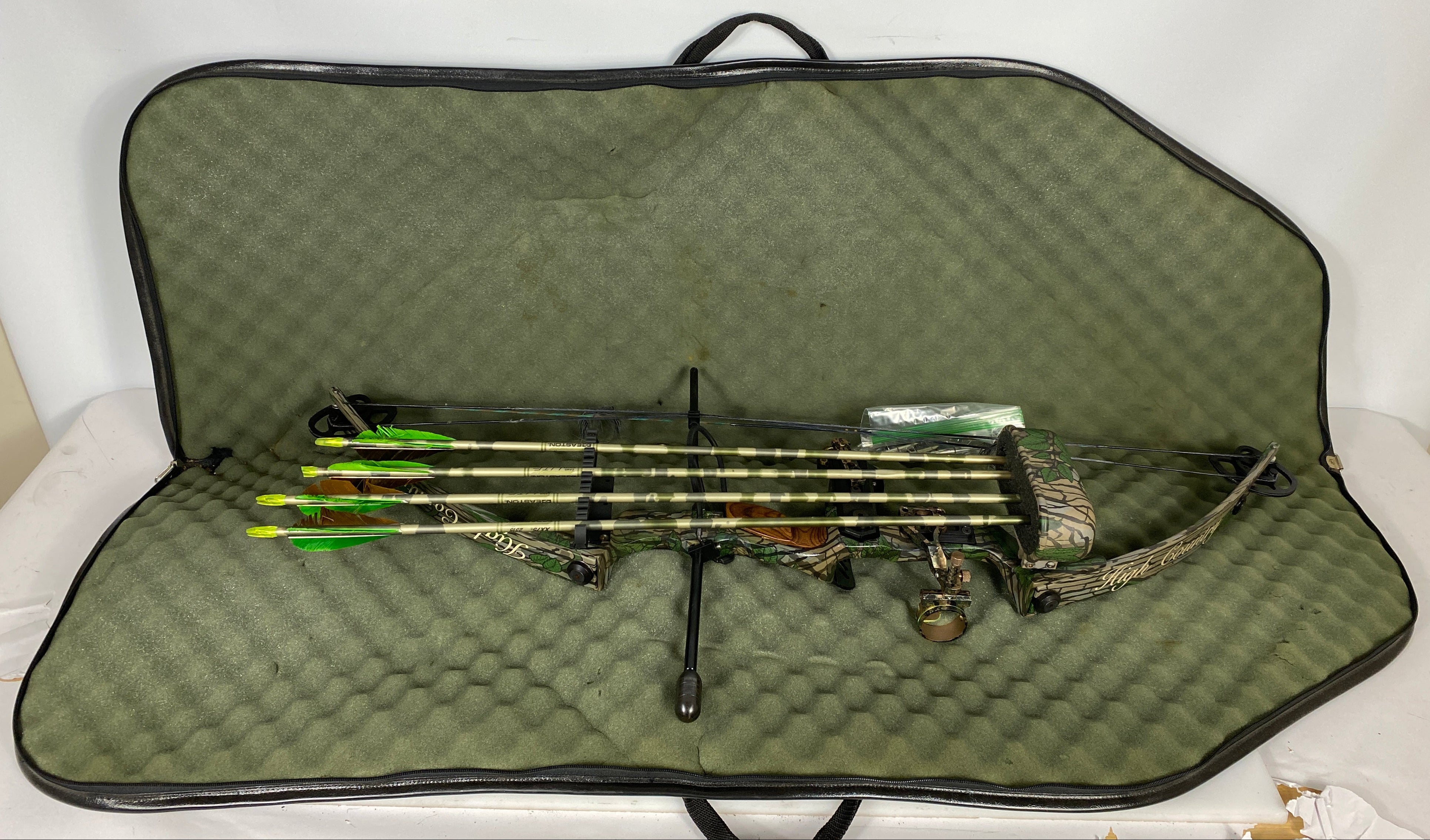 High Country Supreme Bow w/ Easton Arrows and Soft Case