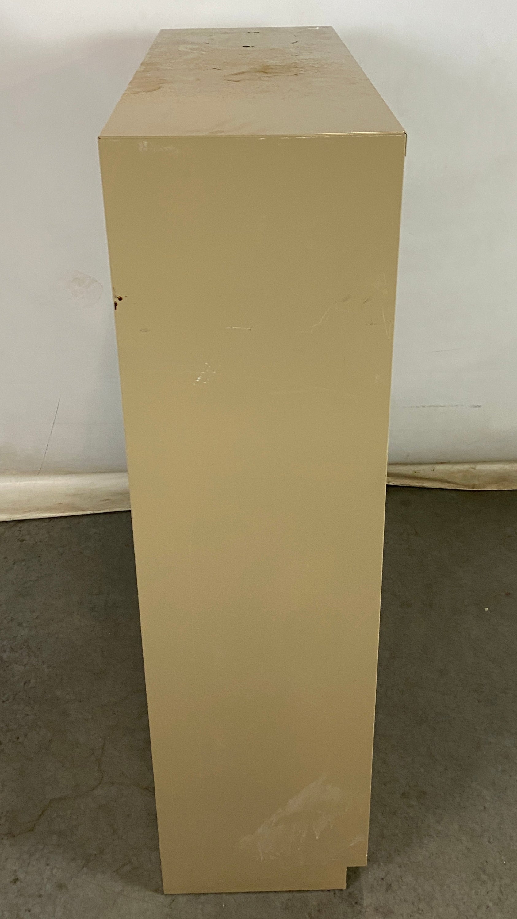 Hon 3 Tier Beige Shelf