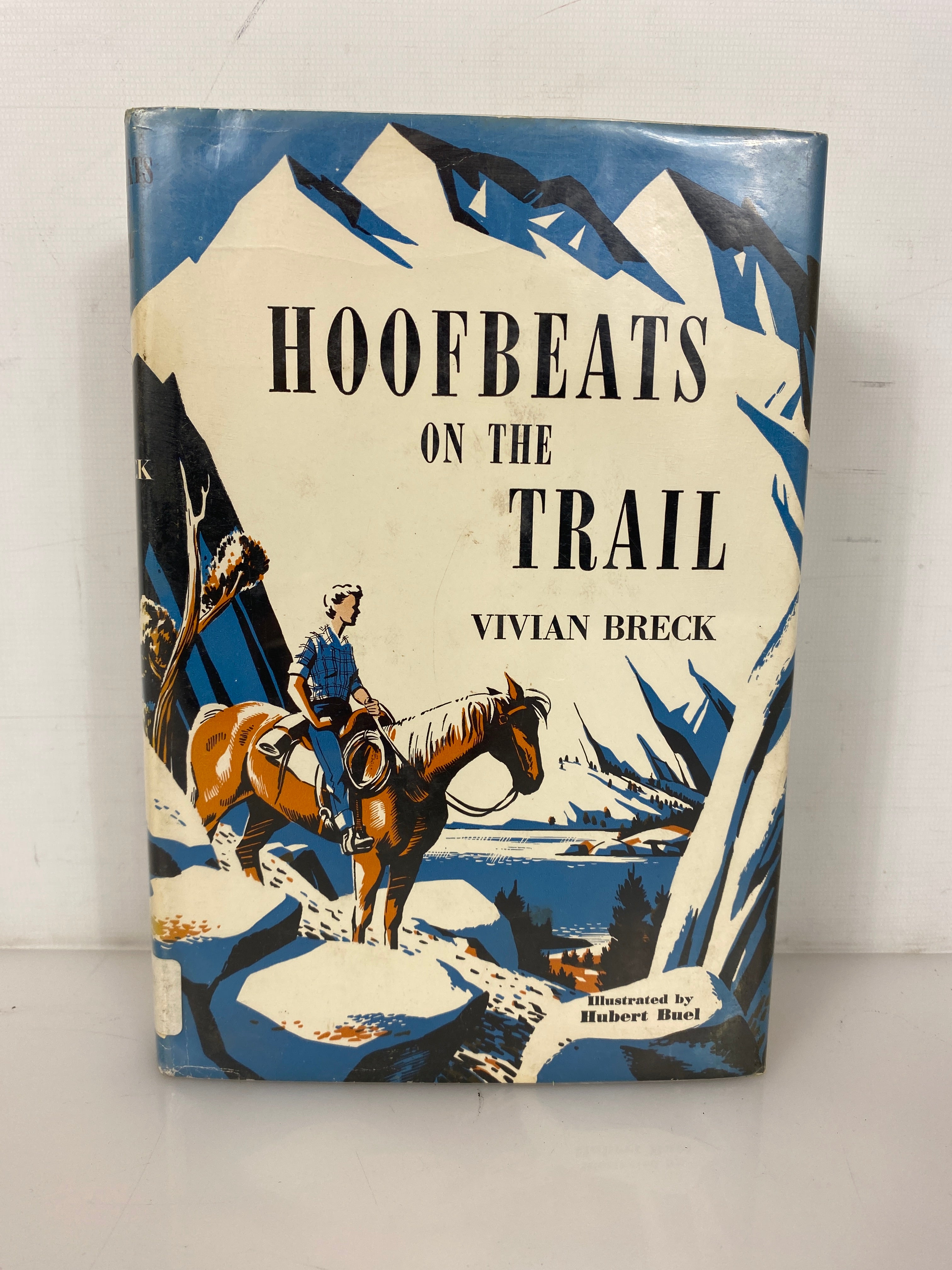 Hoofbeats on the Trail by Vivian Breck 1950 Vintage HCDJ Ex-Library