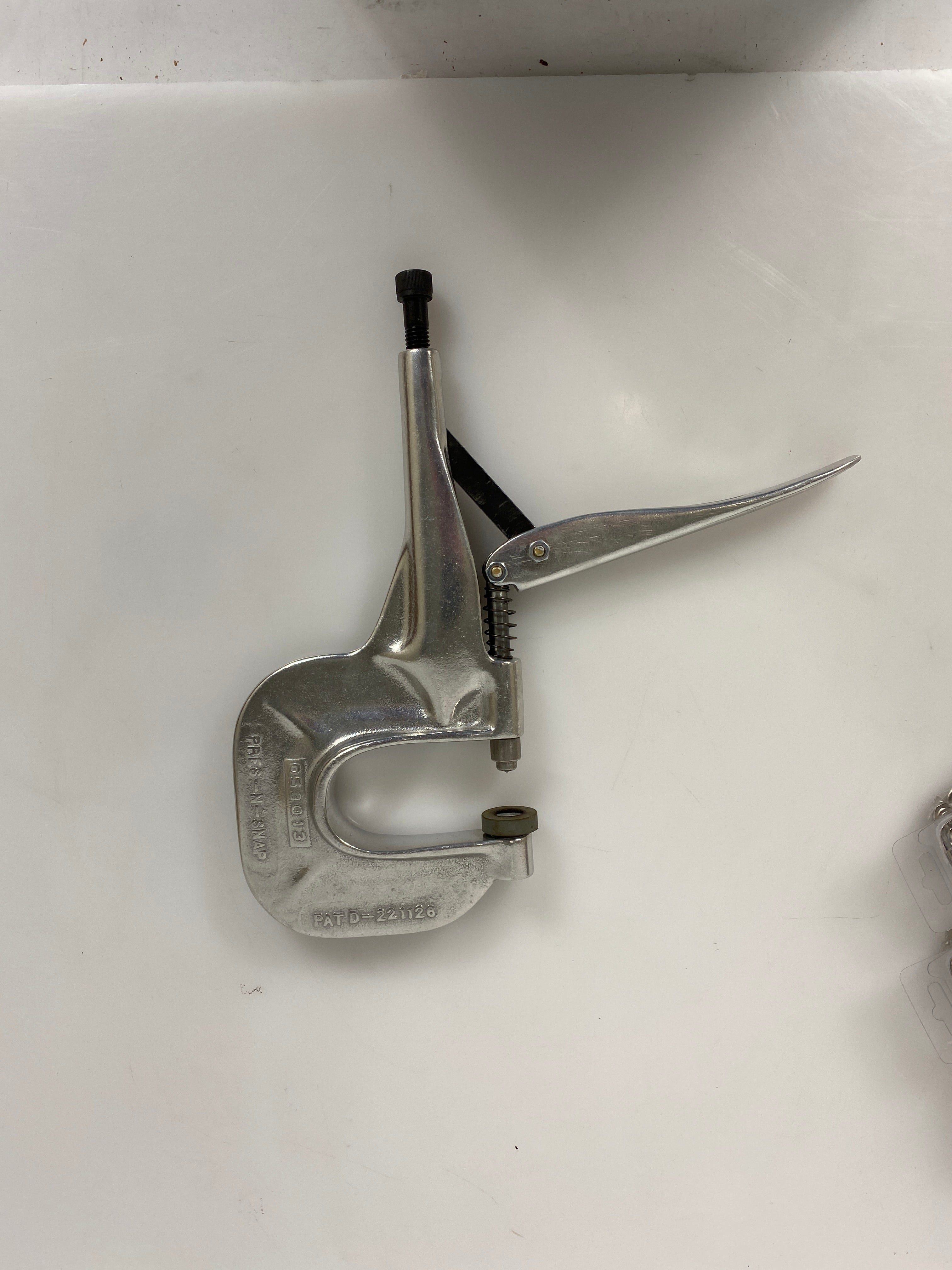 Hoover "Press-n-Snap" Tool
