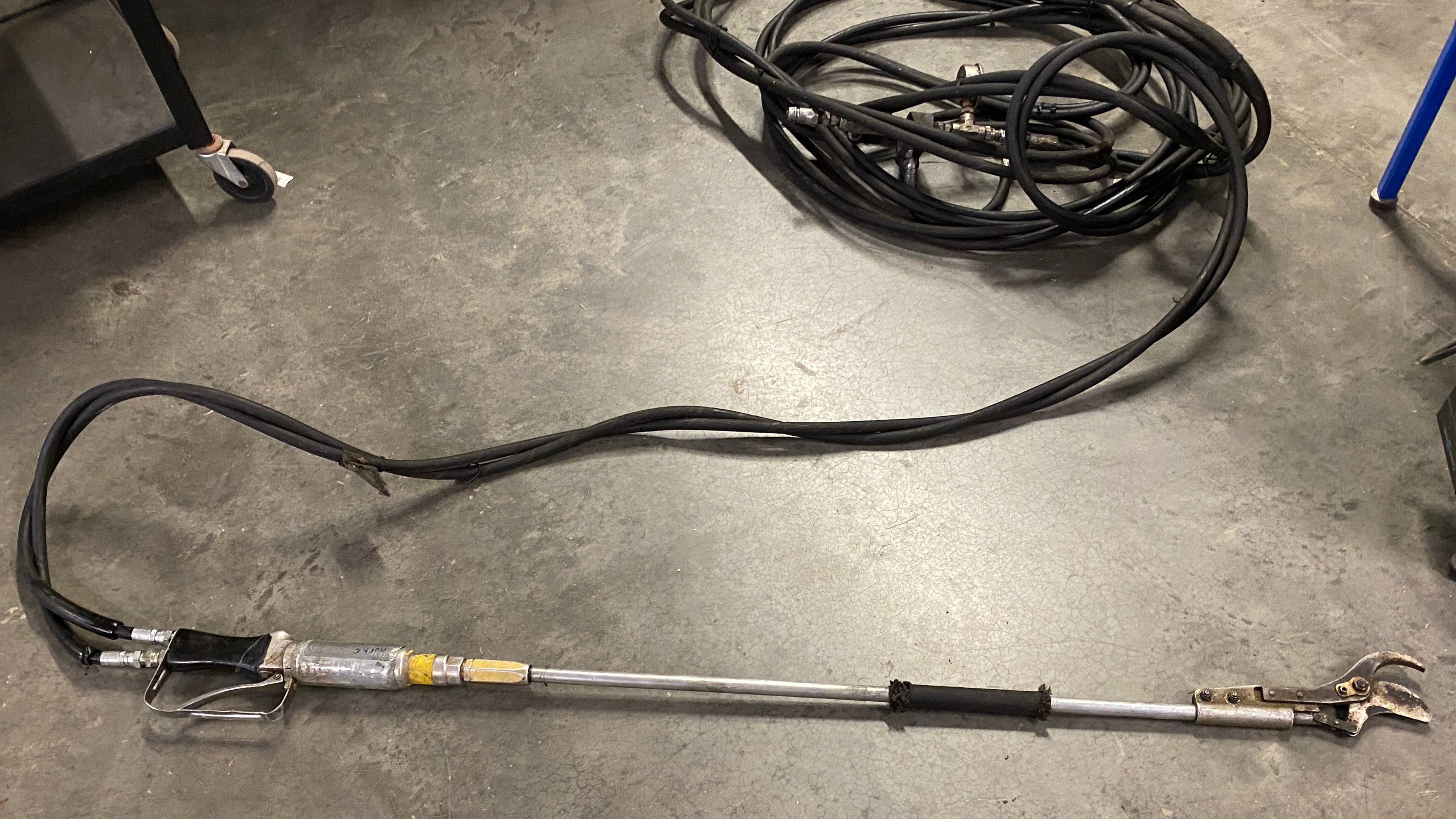 Hydraulic Tree Pruner w/ Hoses, Fittings, and Pressure Regulator