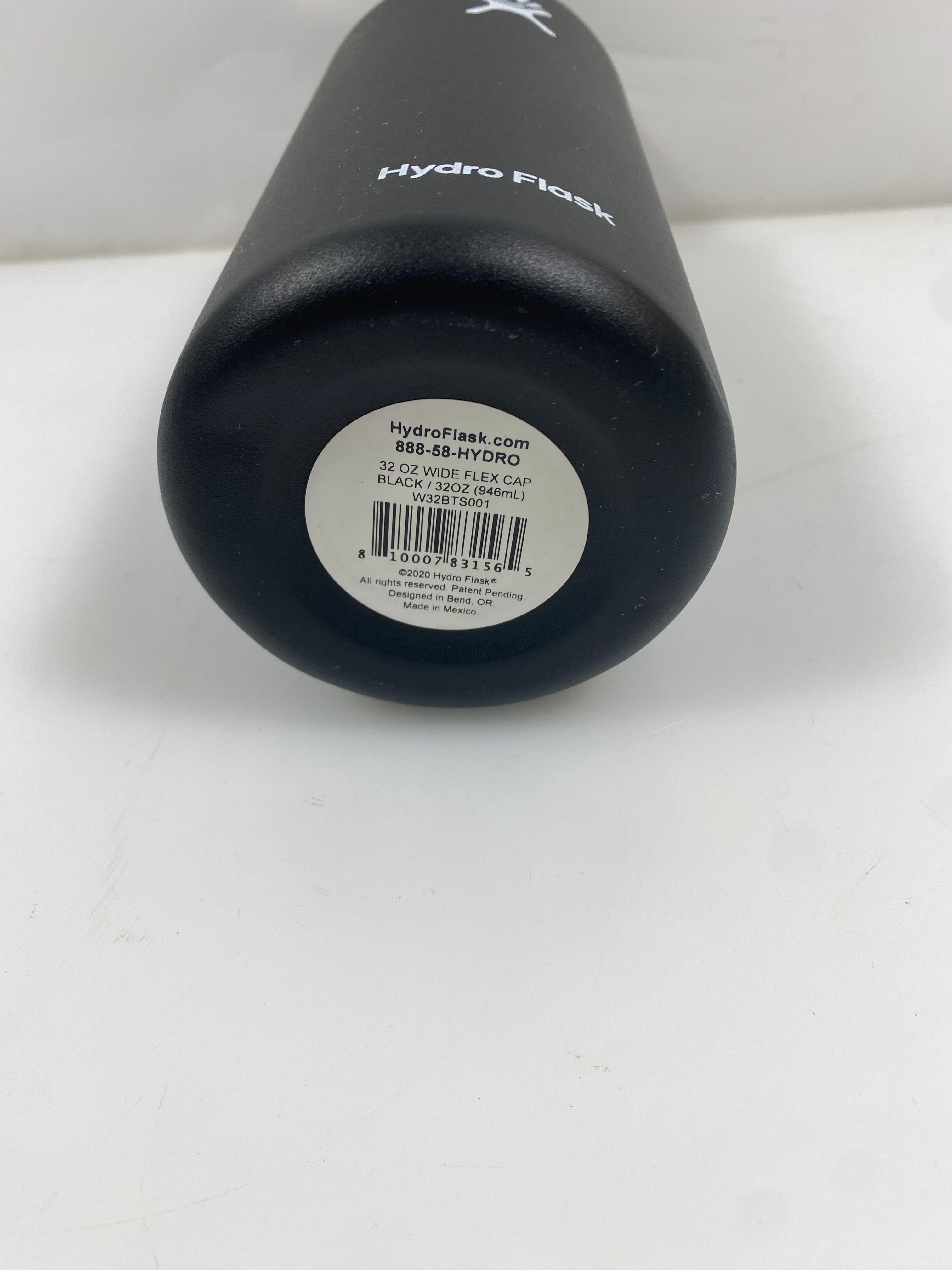 Hydro Flask Black Water Bottle 32oz