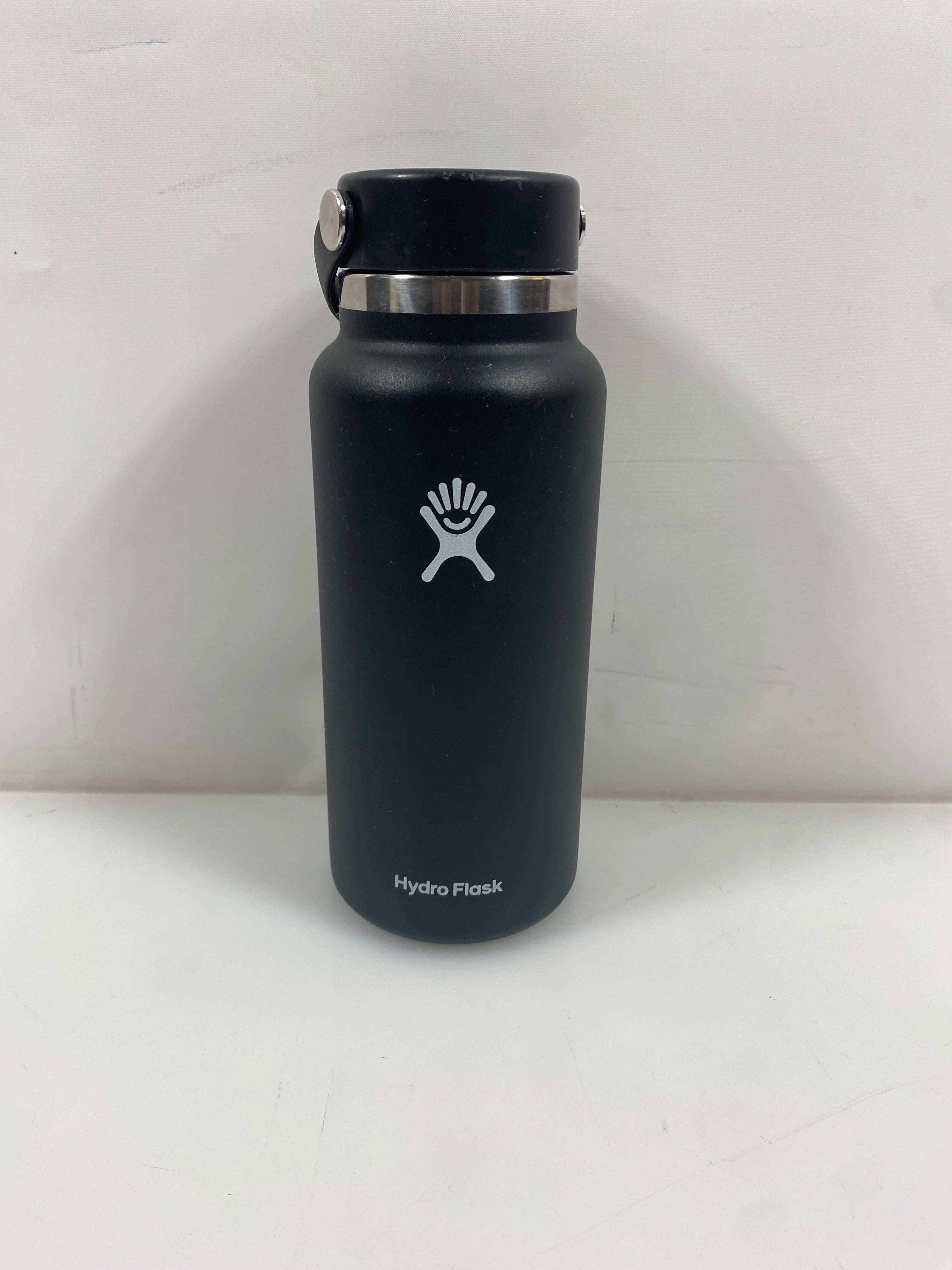 Hydro Flask Black Water Bottle 32oz