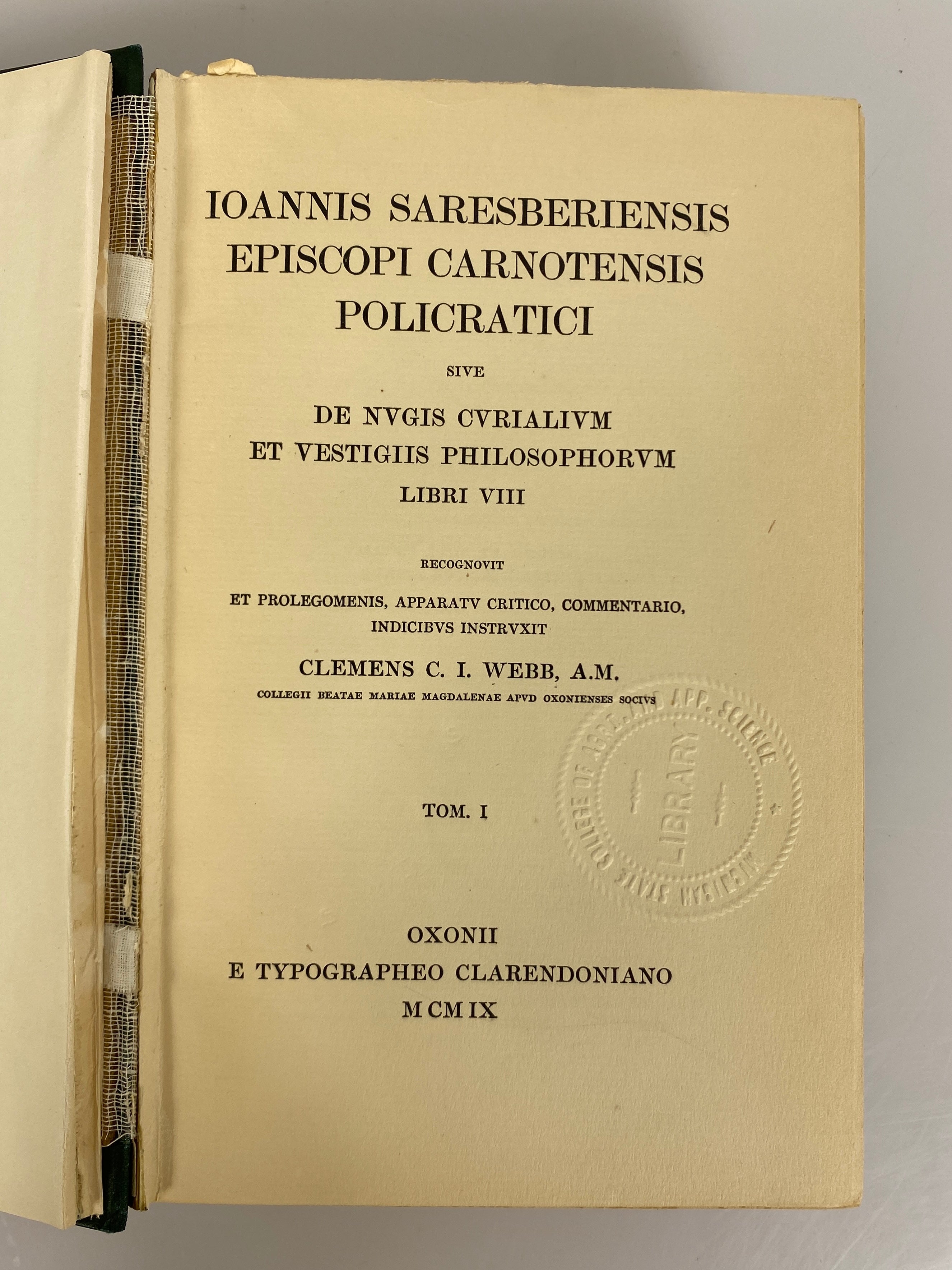 Ioannis Saresberiensis Book 8 (in Latin) by Clemens Webb 1909 Ex-Library HC