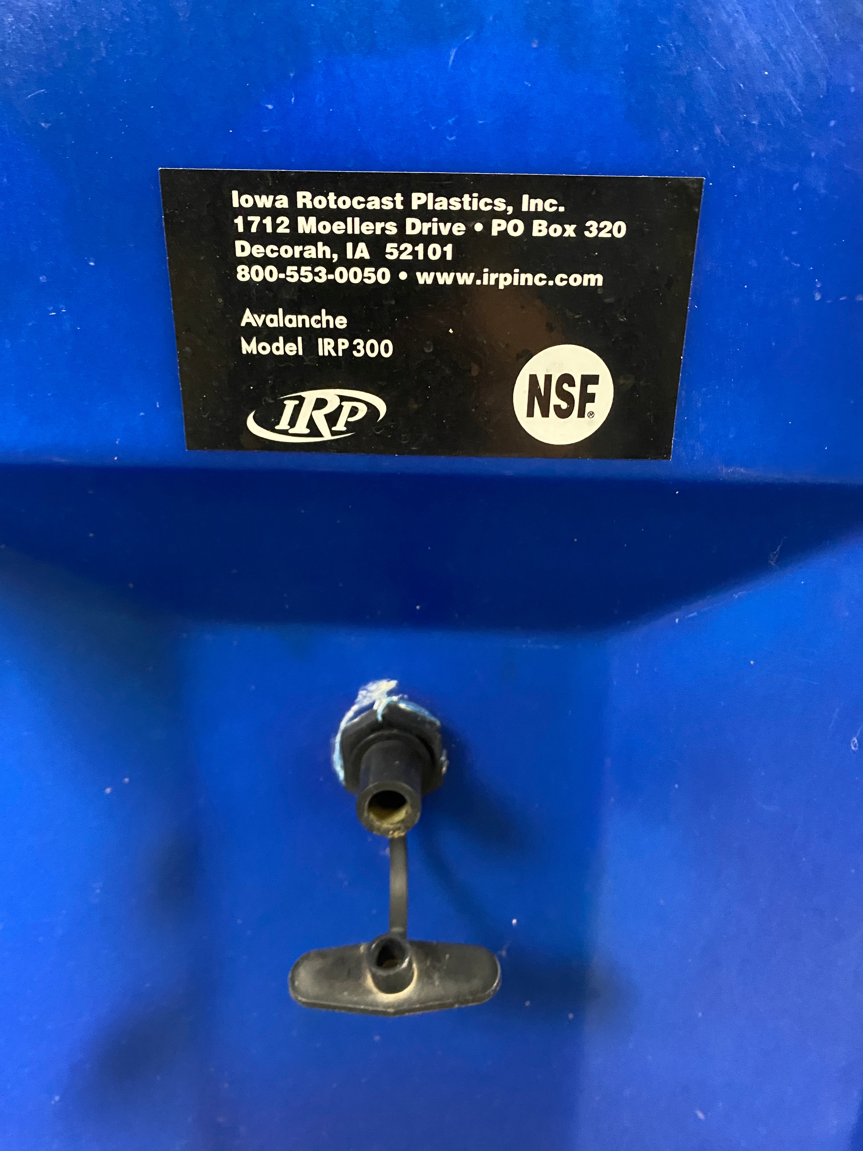 Iowa Rotocast Plastics Avalanche Rolling Cooler IRP300