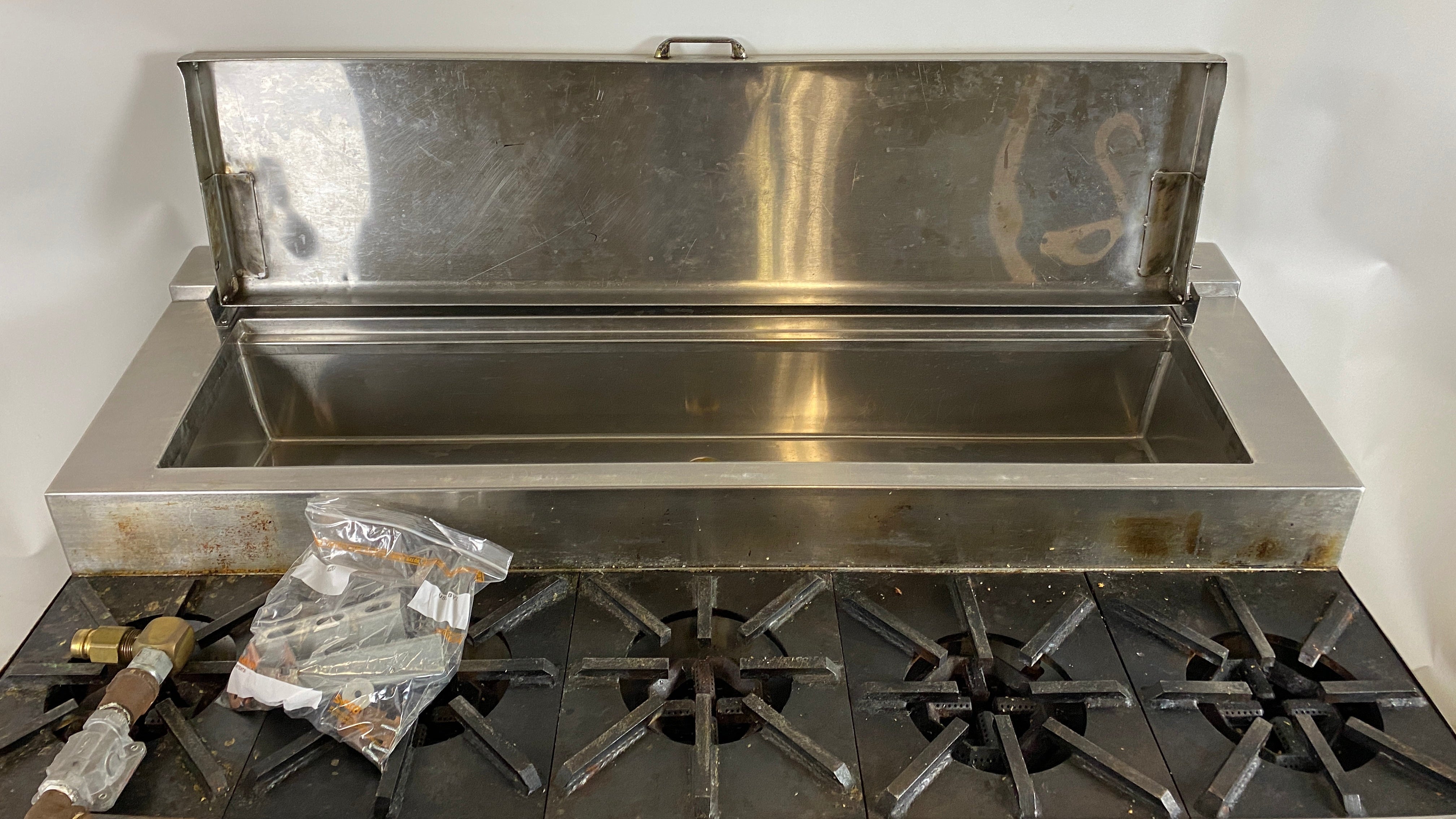 Jade Refrigeration 5 Cast Iron Stove Tops w/ Refrigerated Drawers and Container #1