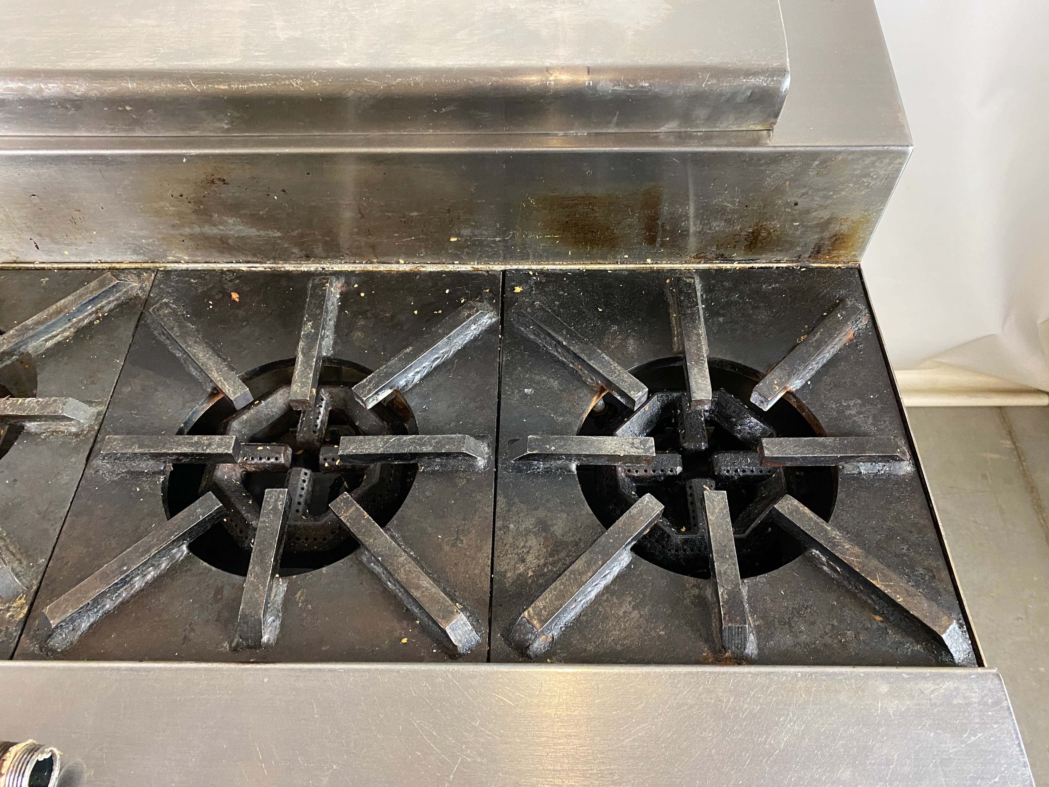 Jade Refrigeration 5 Cast Iron Stove Tops w/ Refrigerated Drawers and Container #1