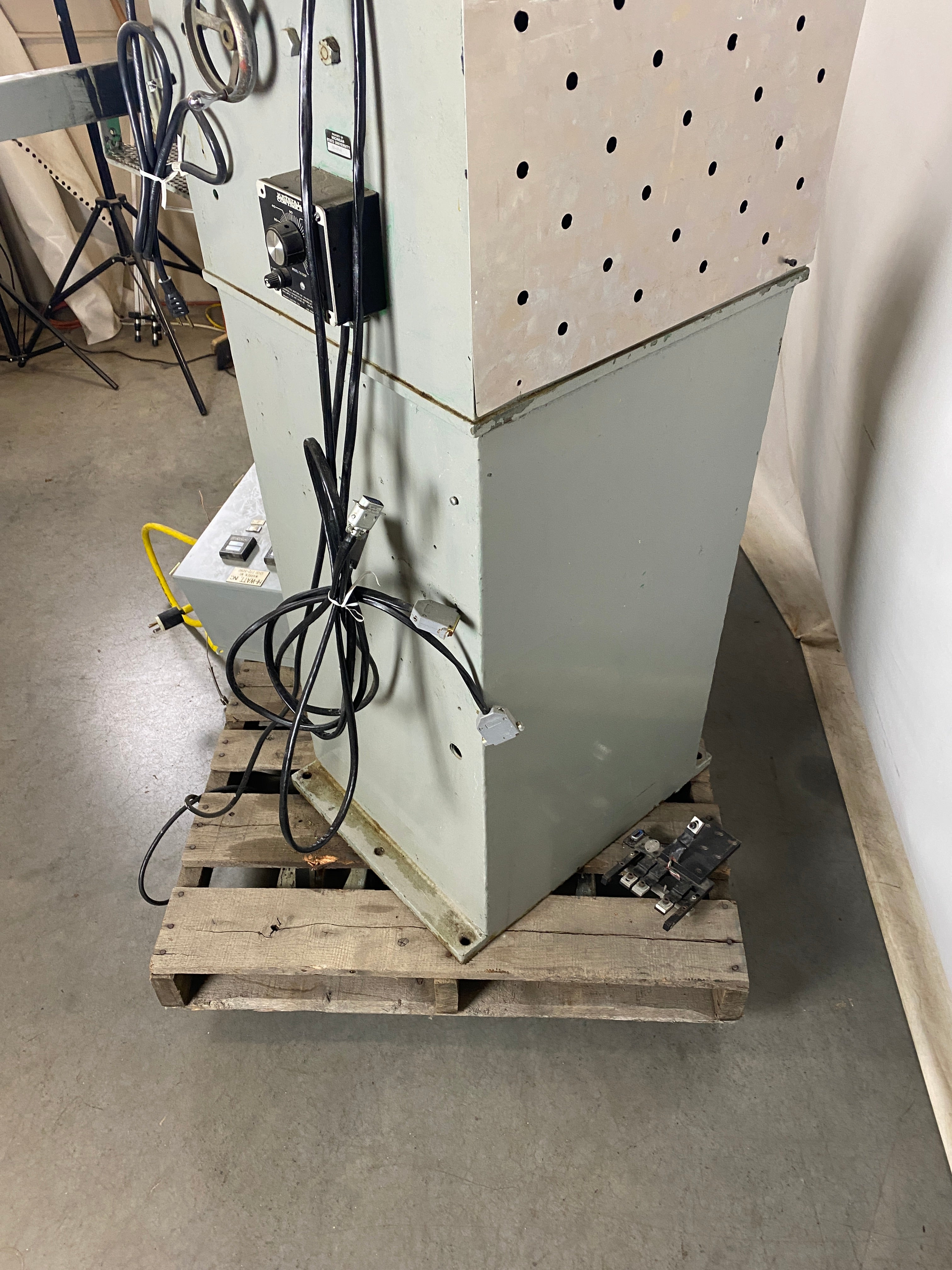 Krouse Testing Machine Company #54800 *For Parts or Repair* - 840lbs