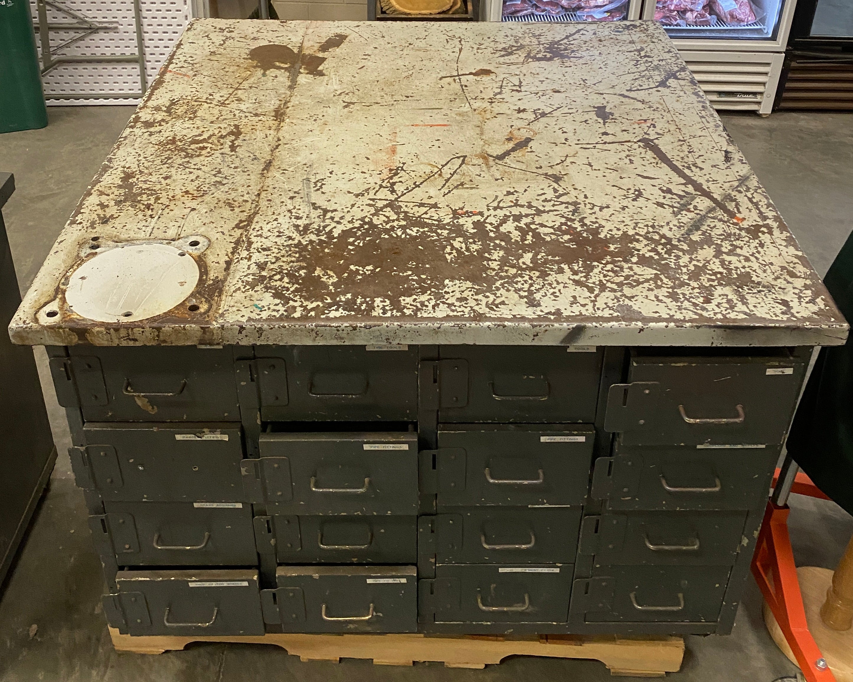 Large Steel 32 Drawer Tool Table w/ Mount