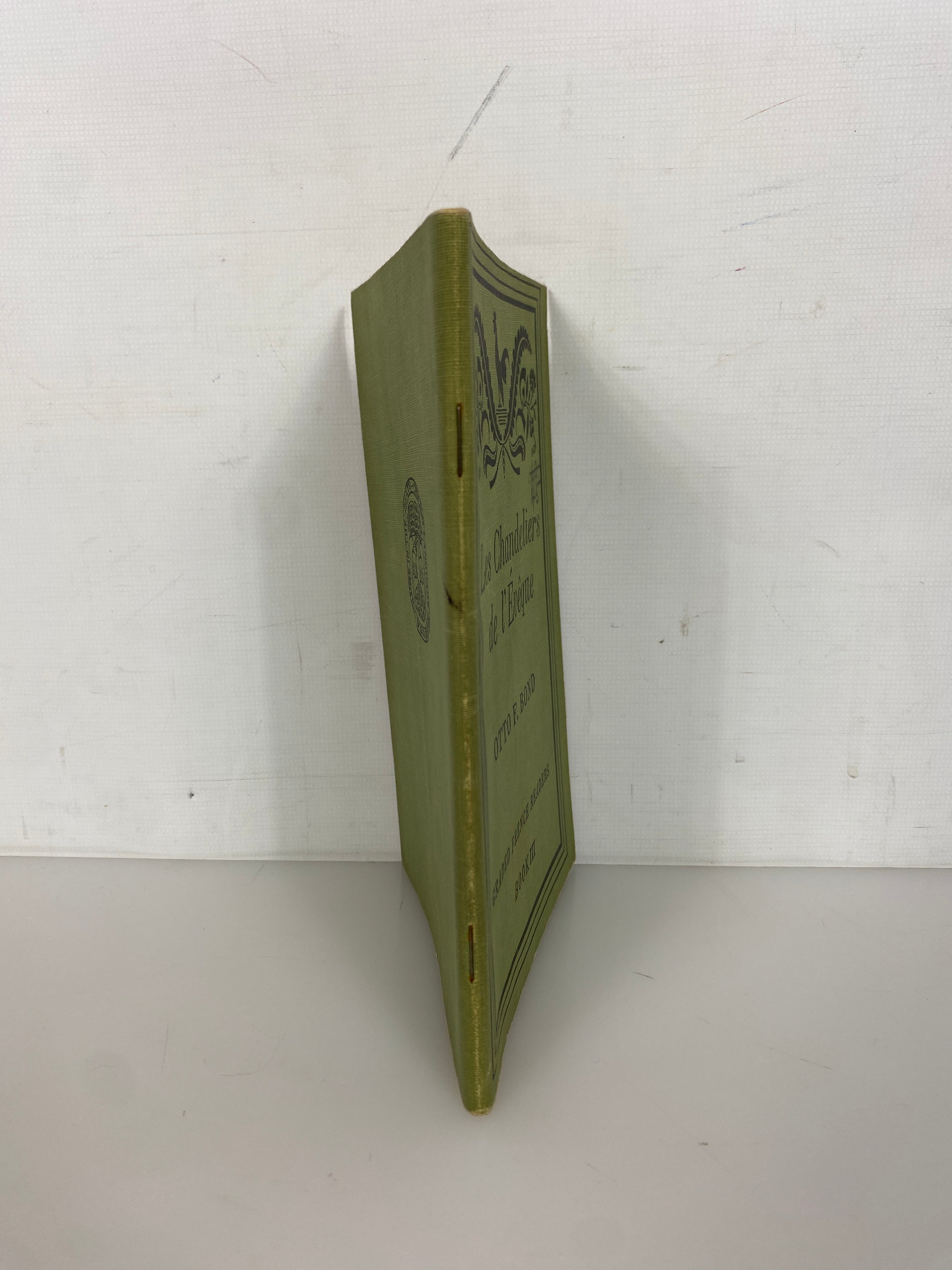 Les Chandeliers de l'Eveque by Otto Bond Graded French Reader III 1936 SC