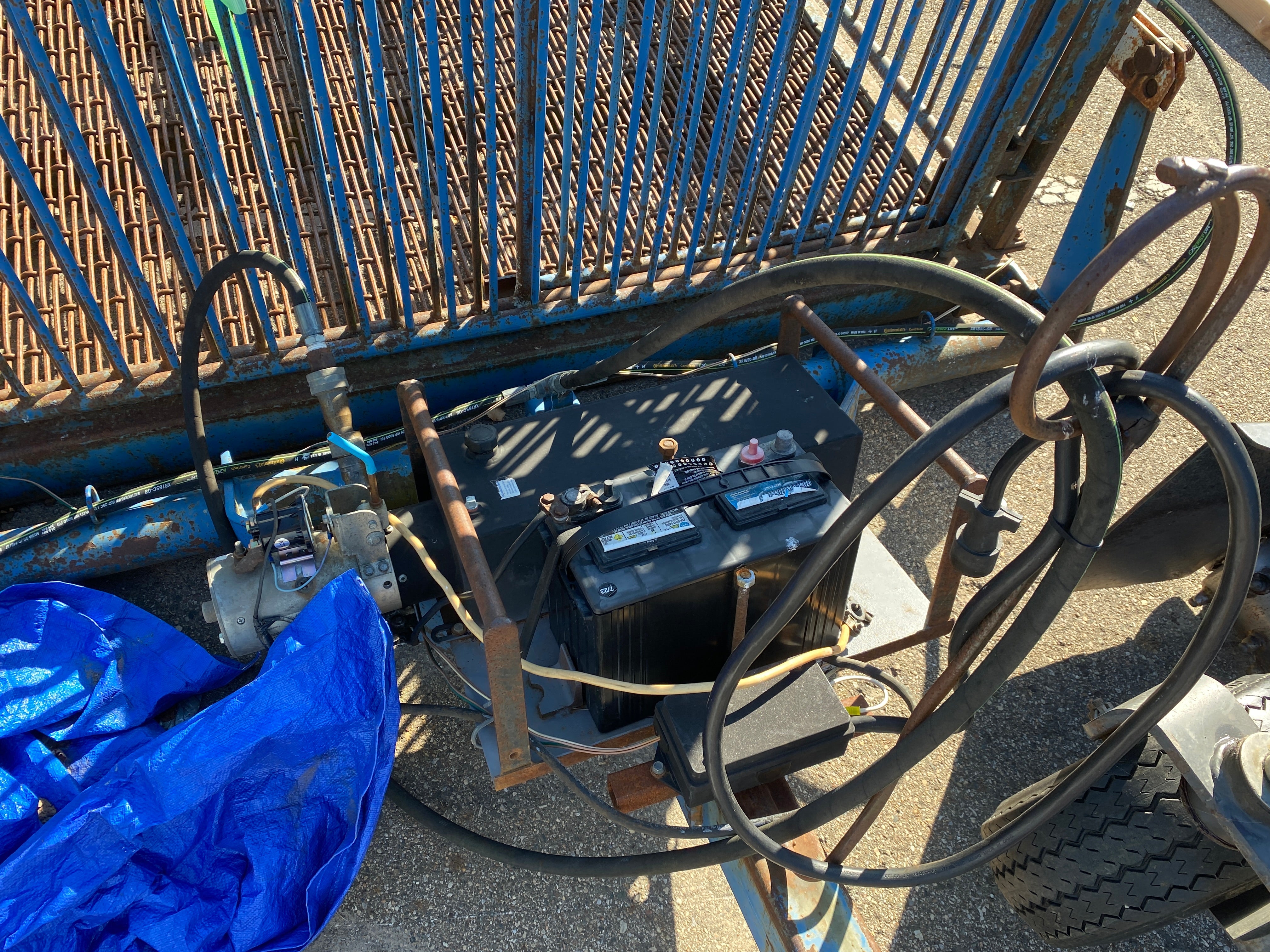 Lifetime Products High-Low Hydraulic Livestock Trailer