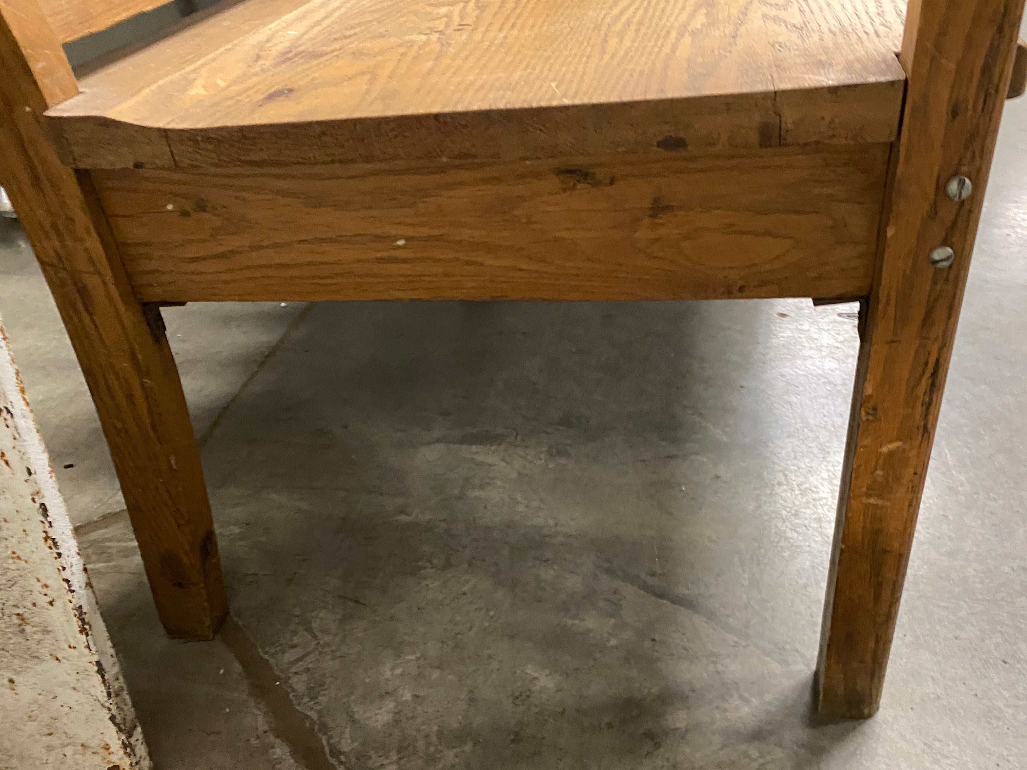 Light Stain Wood Bench w/ Arms
