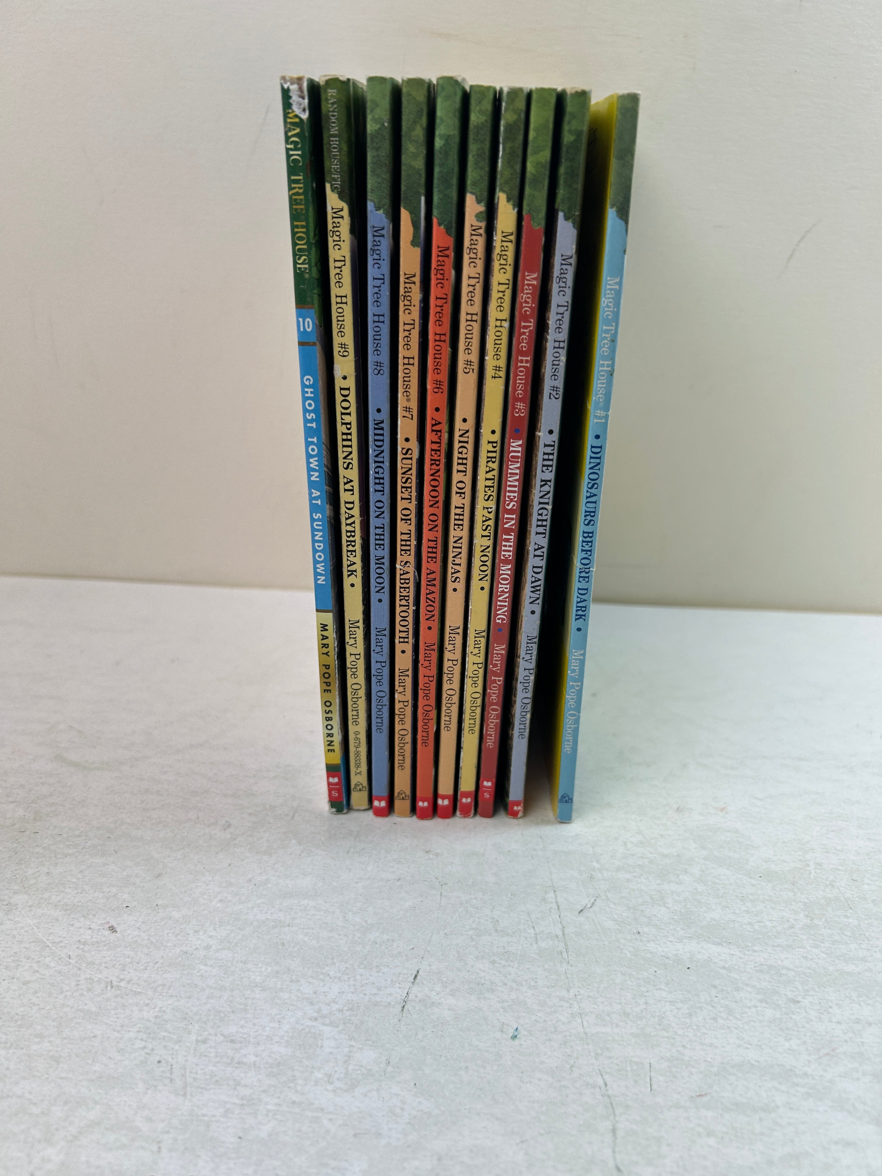 Lot of 10 Magic Tree House #1-#10 by Mary Pope Osborne SC