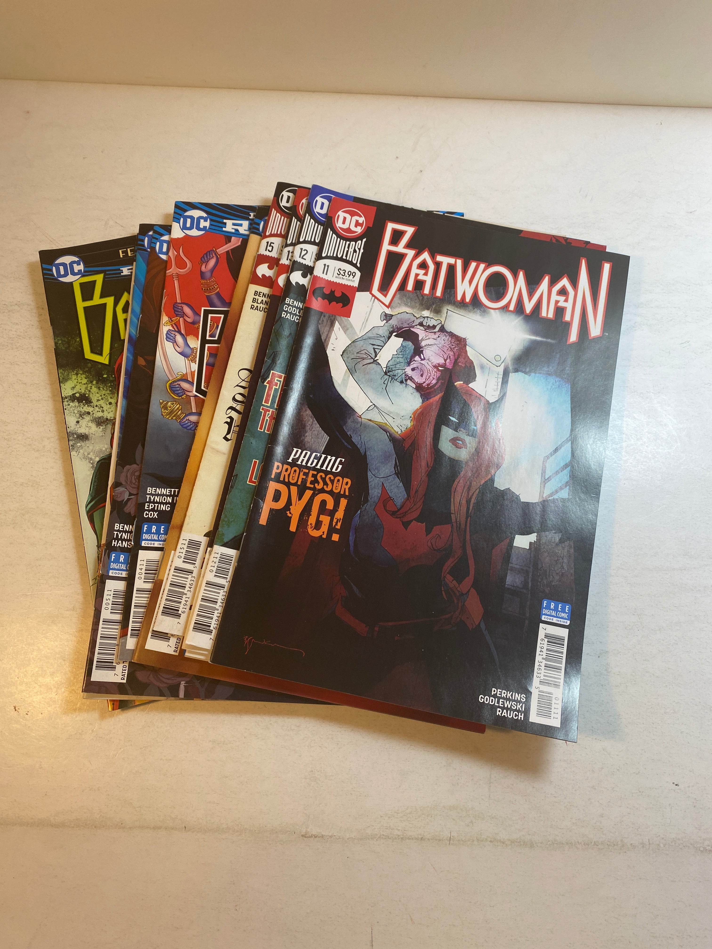 Lot of 11 Batwoman DC Comics 2017-2018