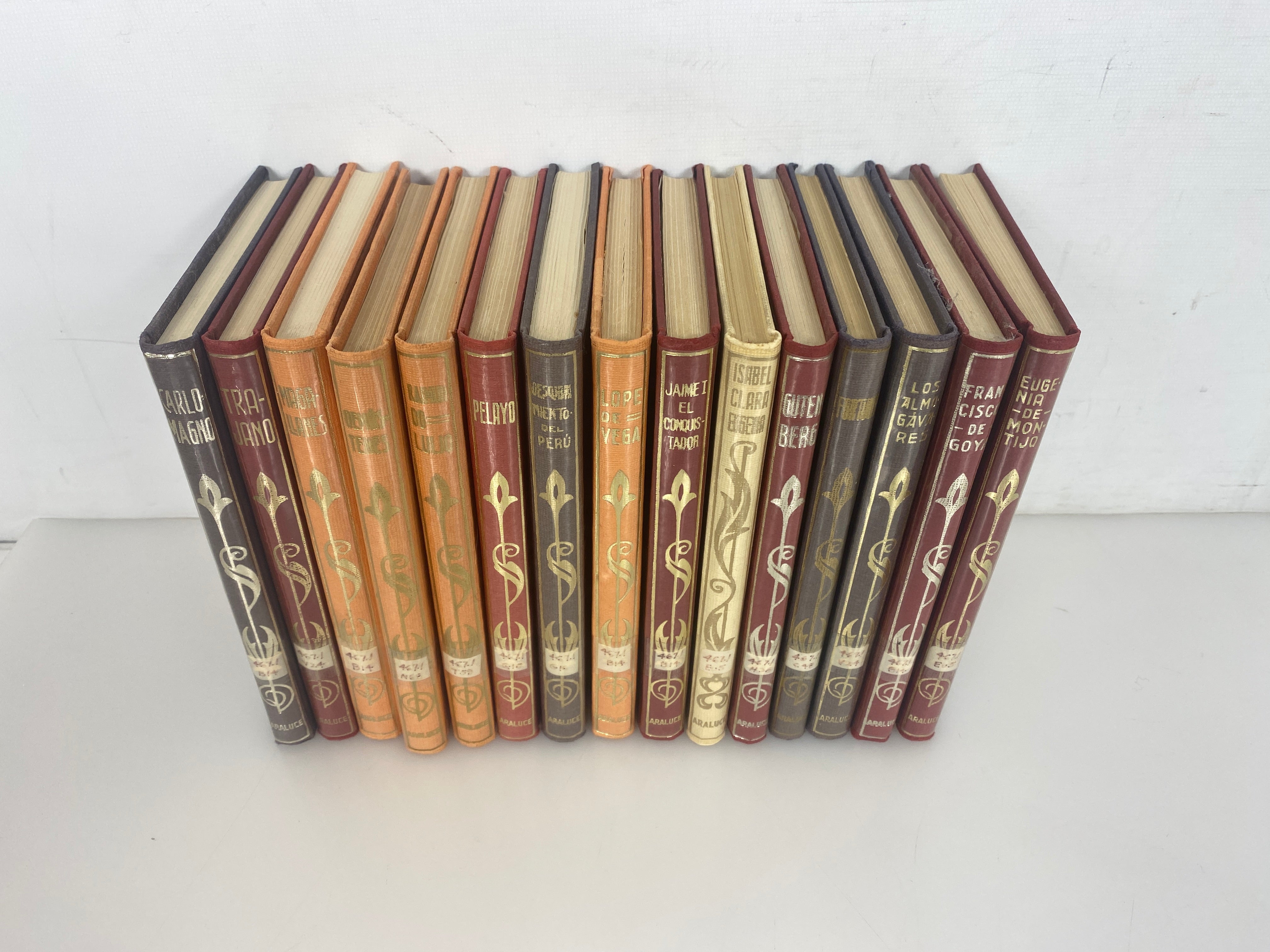 Lot of 15 Grandes Figuras Historic Biographies Set in Spanish 1956-1970