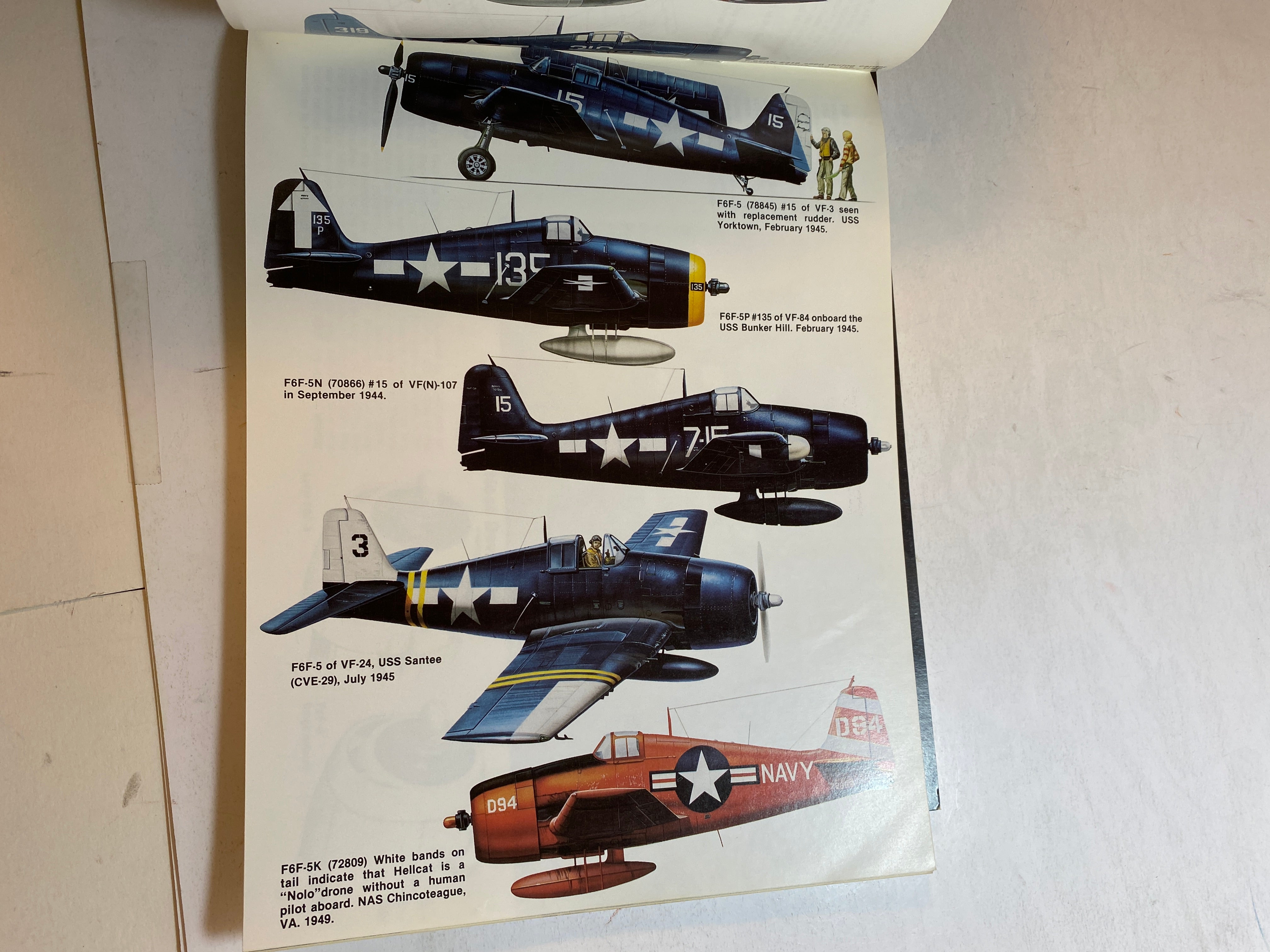 Lot of 2 In Action Booklets B-29 Superfortress F6F Hellcat 1977-1979 31, 36